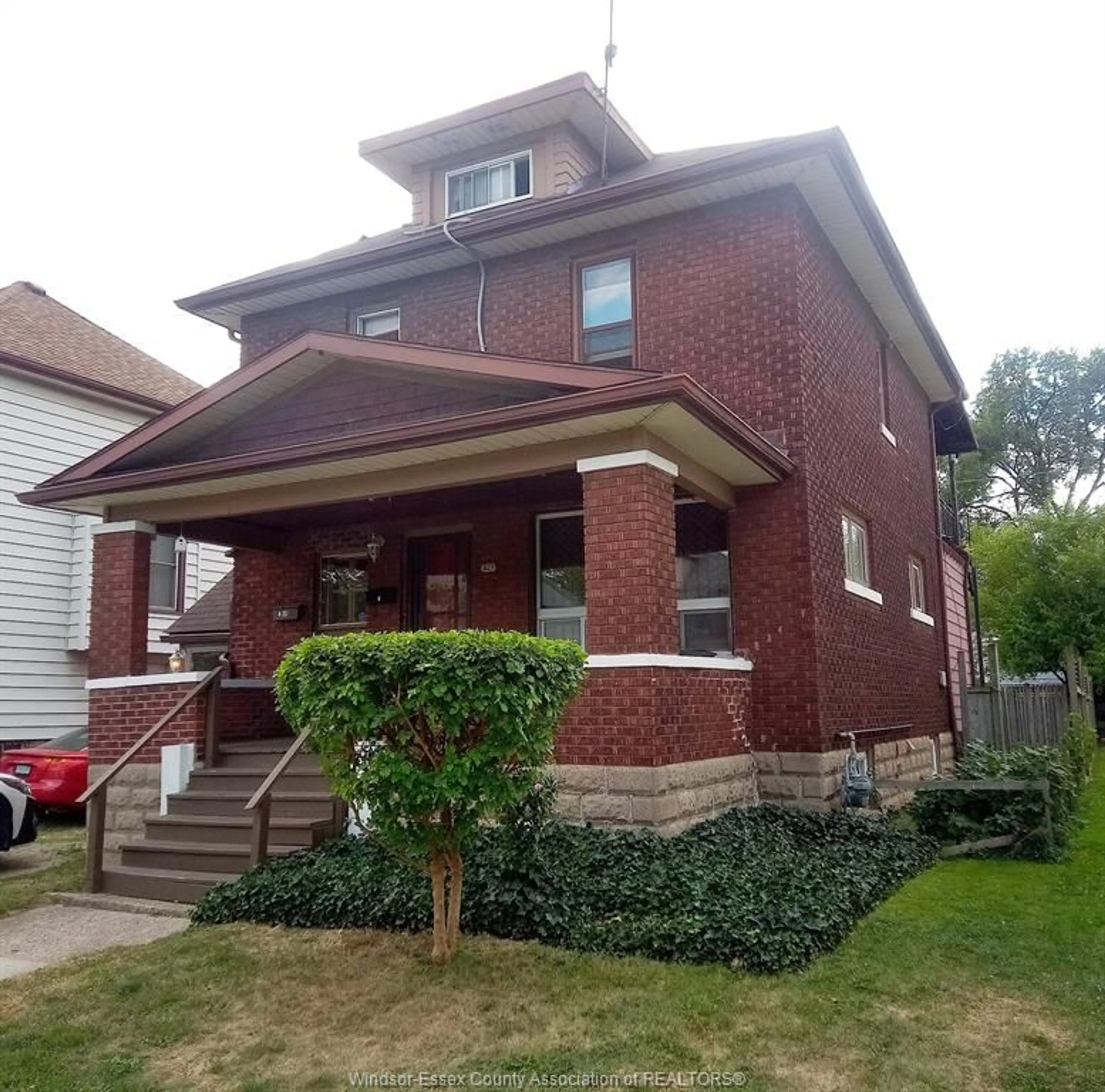 Home with brick exterior material, building for 427 GLADSTONE Ave, Windsor Ontario N9A 2P8
