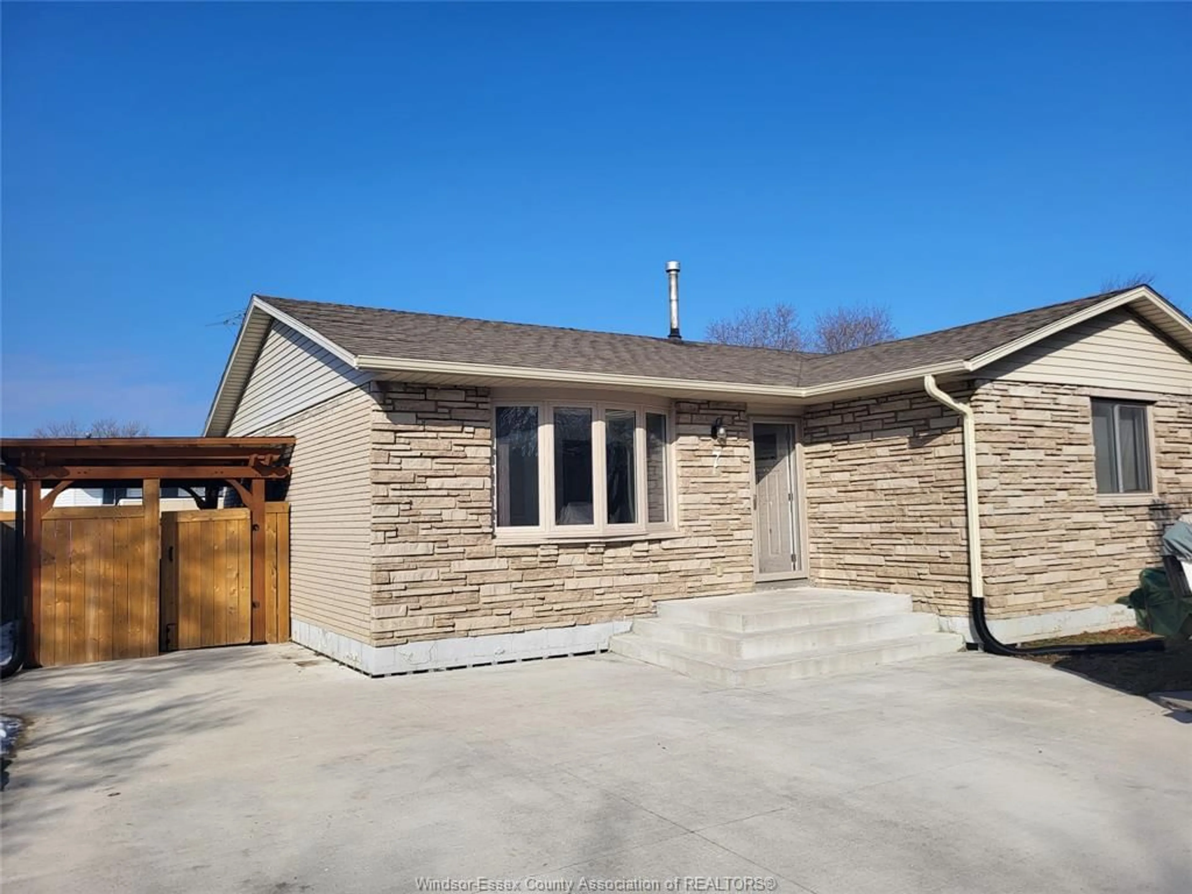 Home with brick exterior material, street for 7 VANIER Dr, Tilbury Ontario N0P 2L0