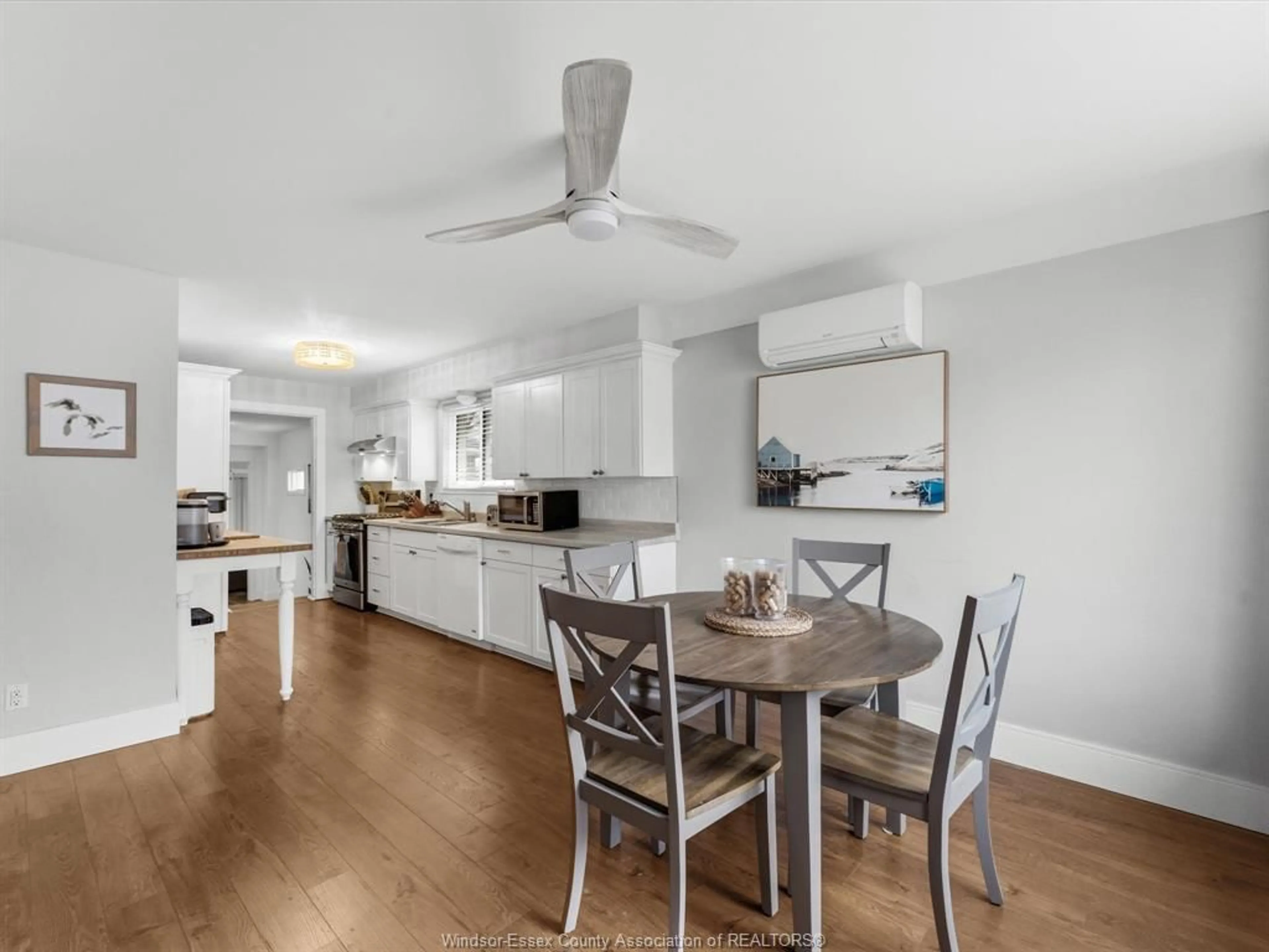 Open concept kitchen, unknown for 406 LESPERANCE Rd, Tecumseh Ontario N8N 1W4