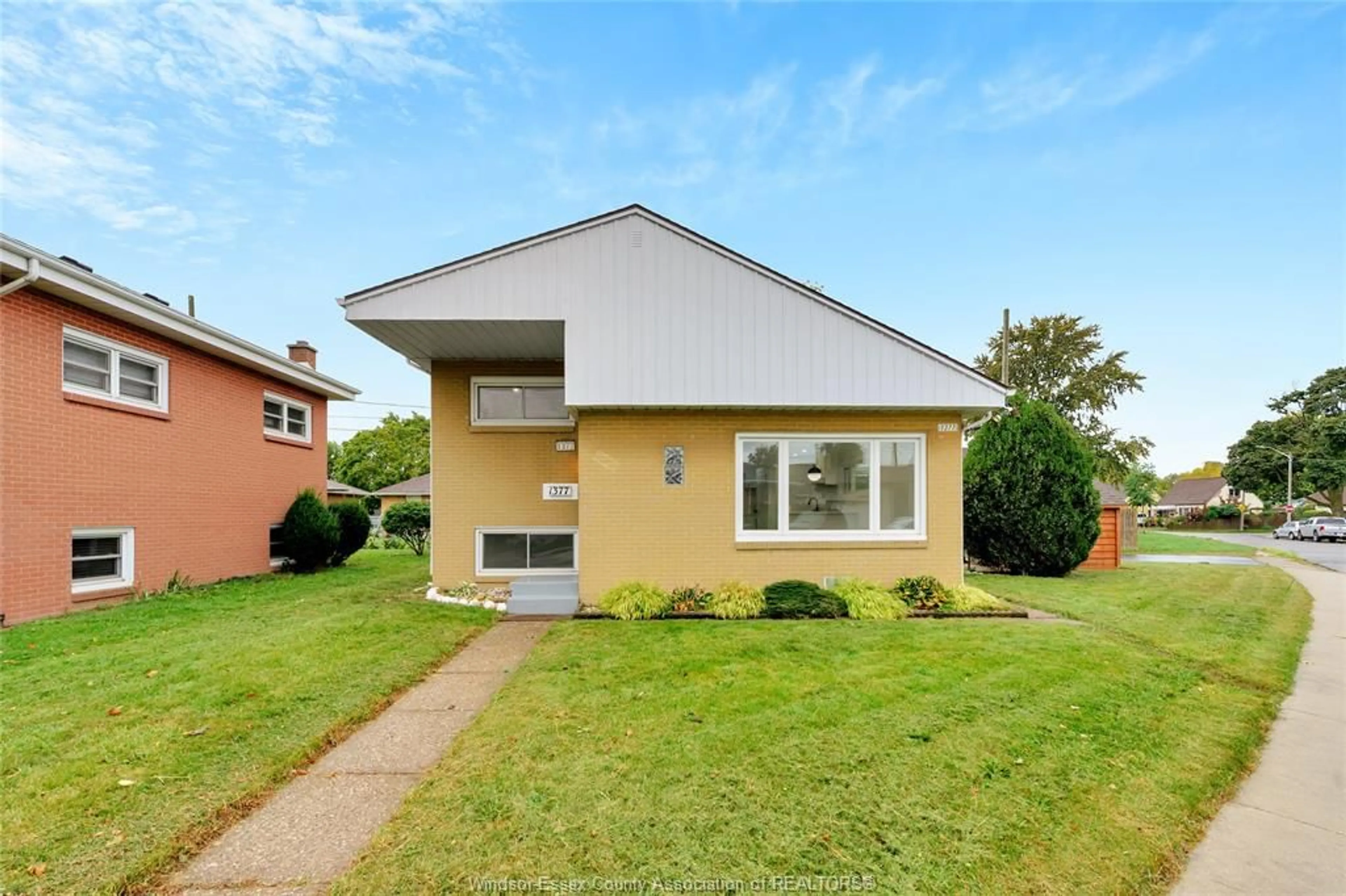 Home with brick exterior material, unknown for 1377 GRANVILLE Cres, Windsor Ontario N9C 3N9