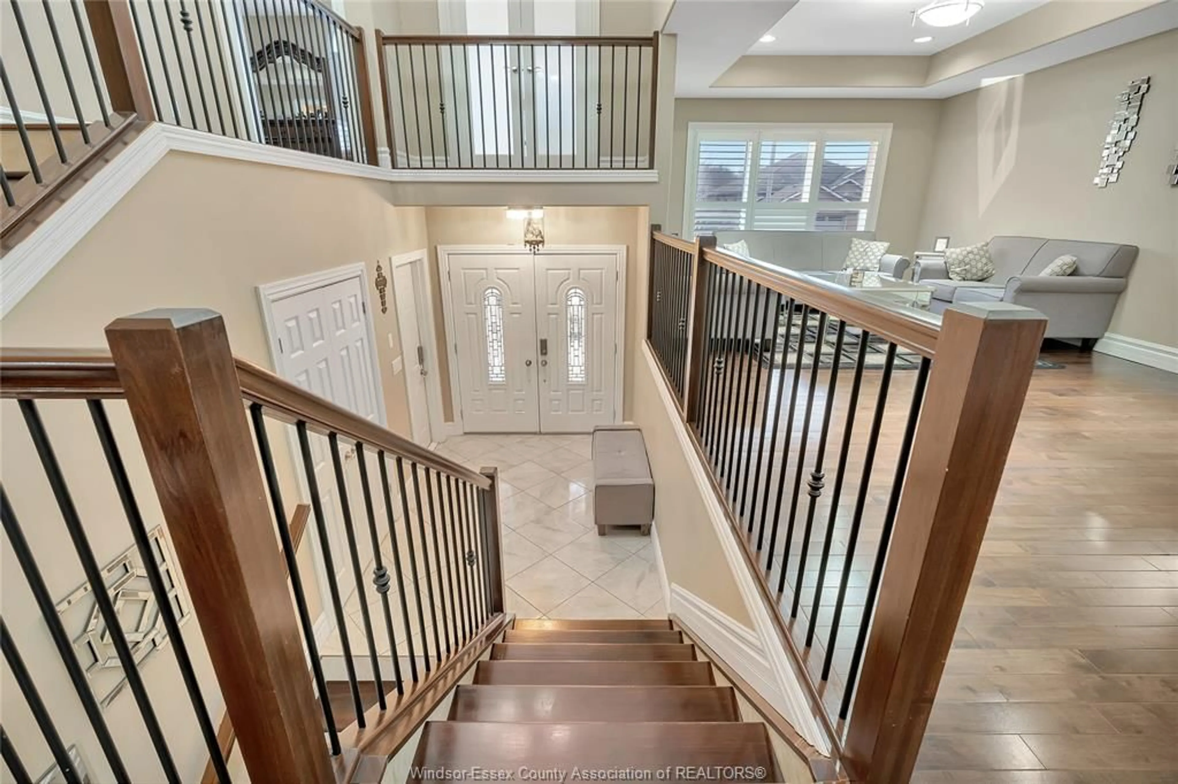 Stairs for 2988 RUTH Rd, Windsor Ontario N8R 2K7