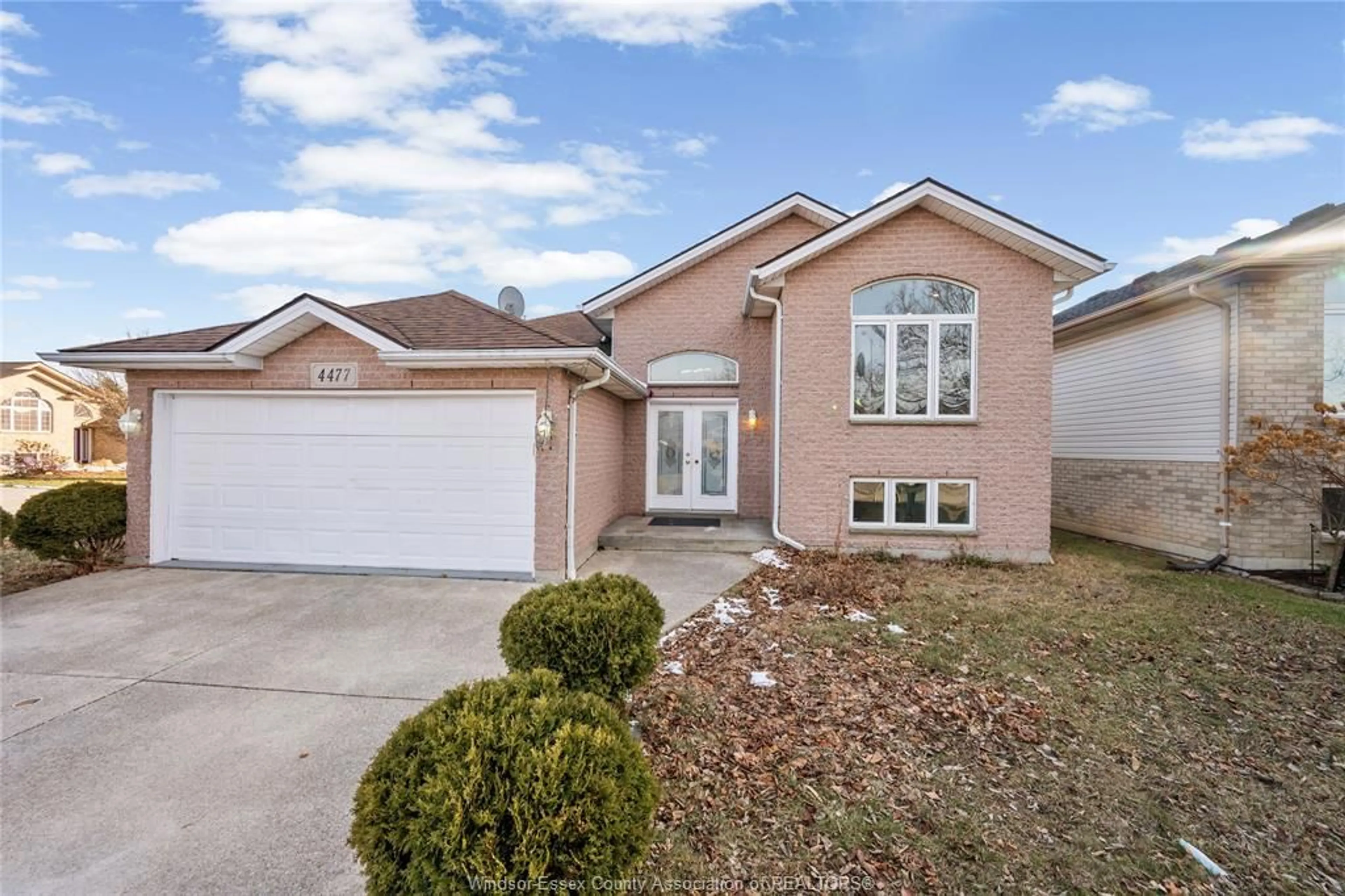 Home with vinyl exterior material, street for 4477 SPAGO CRES, Windsor Ontario N9G 2Z6