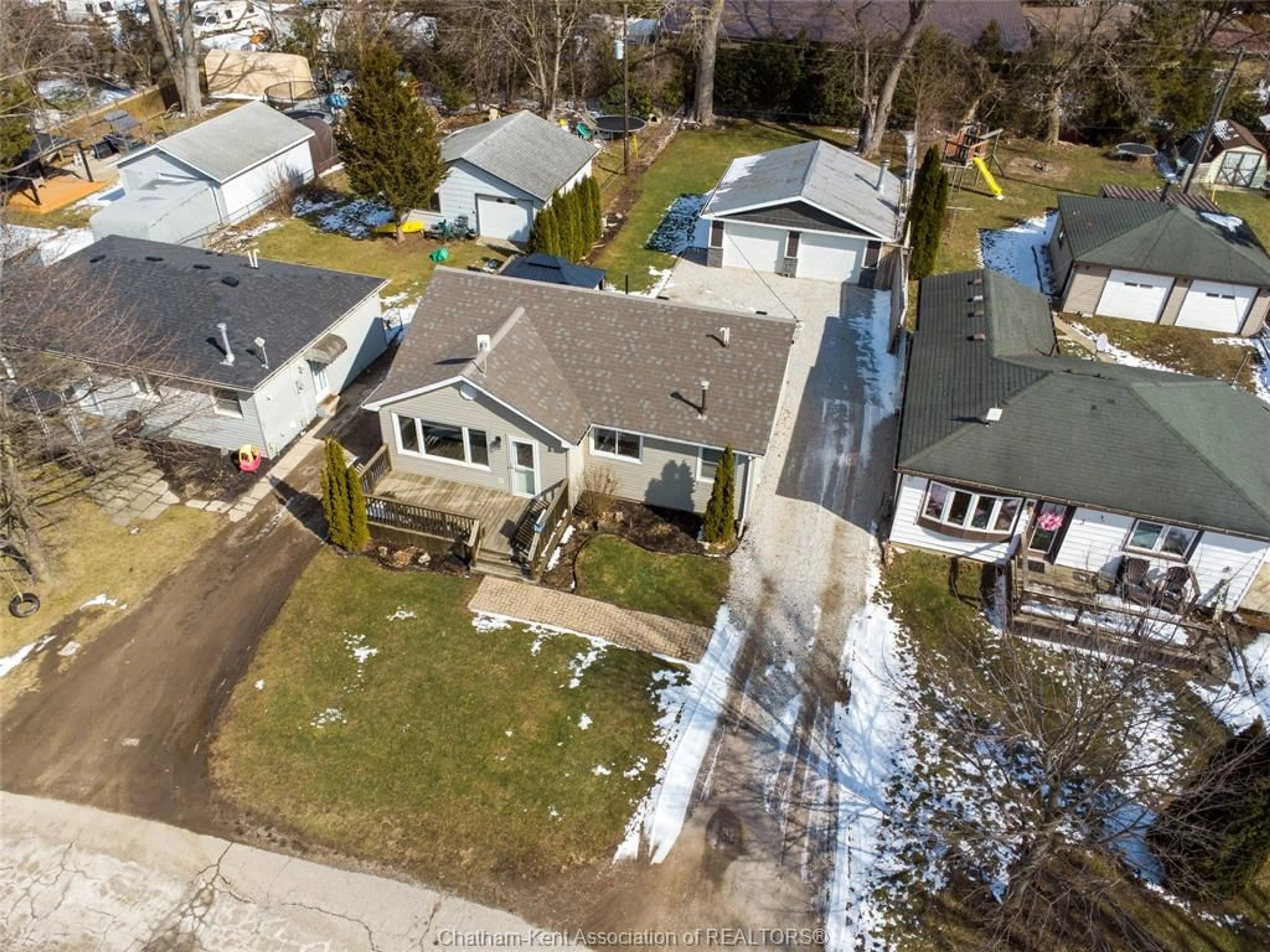 A pic from outside/outdoor area/front of a property/back of a property/a pic from drone, street for 5 Standaert Rd, Chatham Ontario N7M 5J7