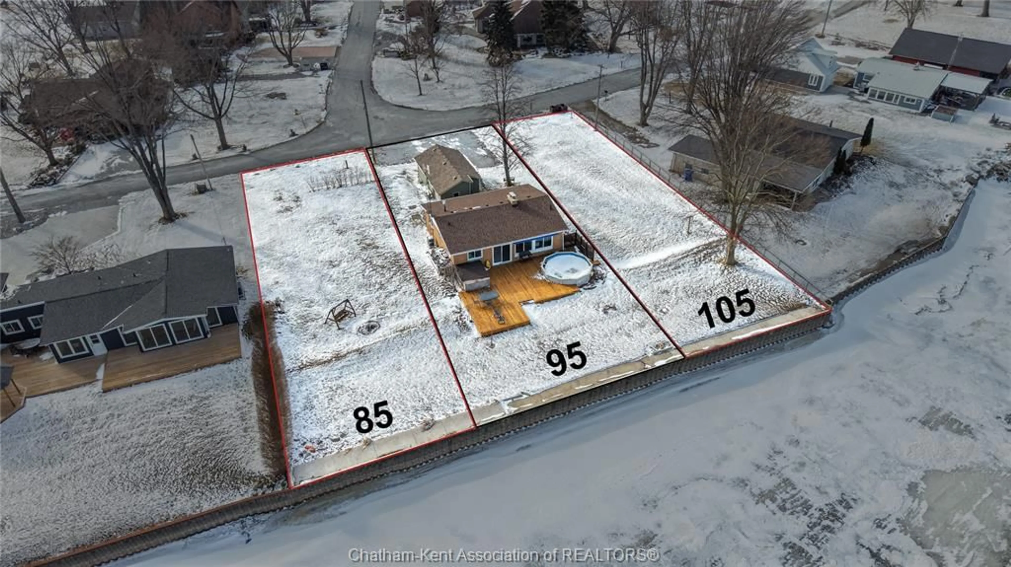 A pic from outside/outdoor area/front of a property/back of a property/a pic from drone, building for 85 ISLAND Cres, Lighthouse Cove Ontario N0P 2L0