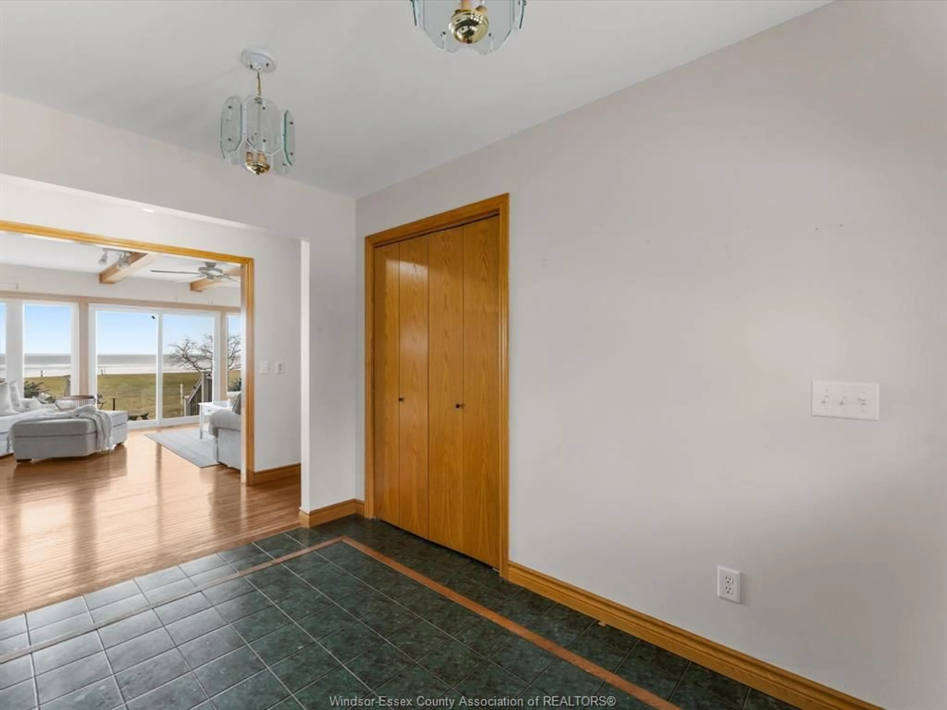 Indoor foyer for 7150 Talbot Trail, Dealtown Ontario N0P 1A0