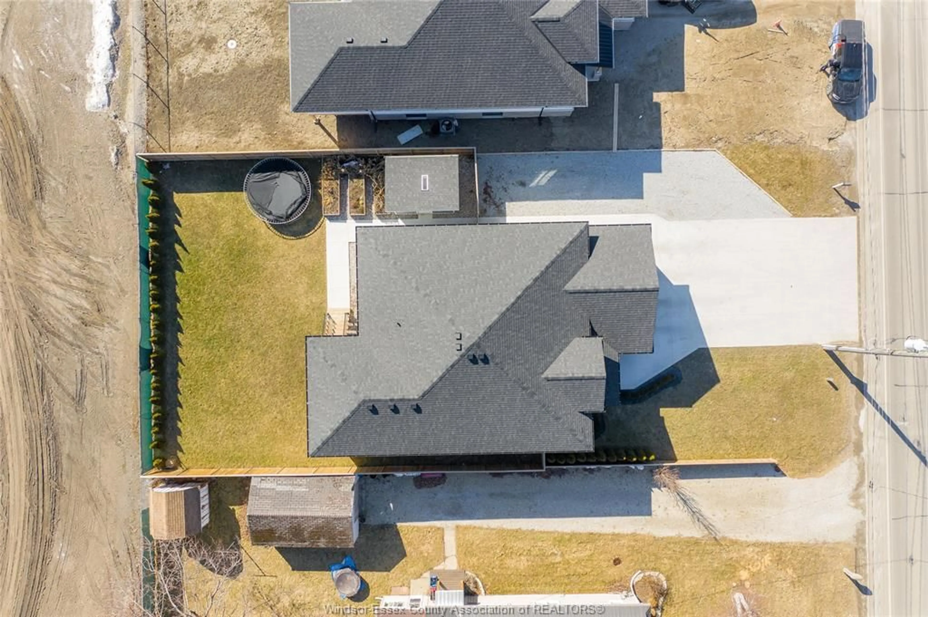 A pic from outside/outdoor area/front of a property/back of a property/a pic from drone, unknown for 439 ERIE St, Wheatley Ontario N0P 2P0