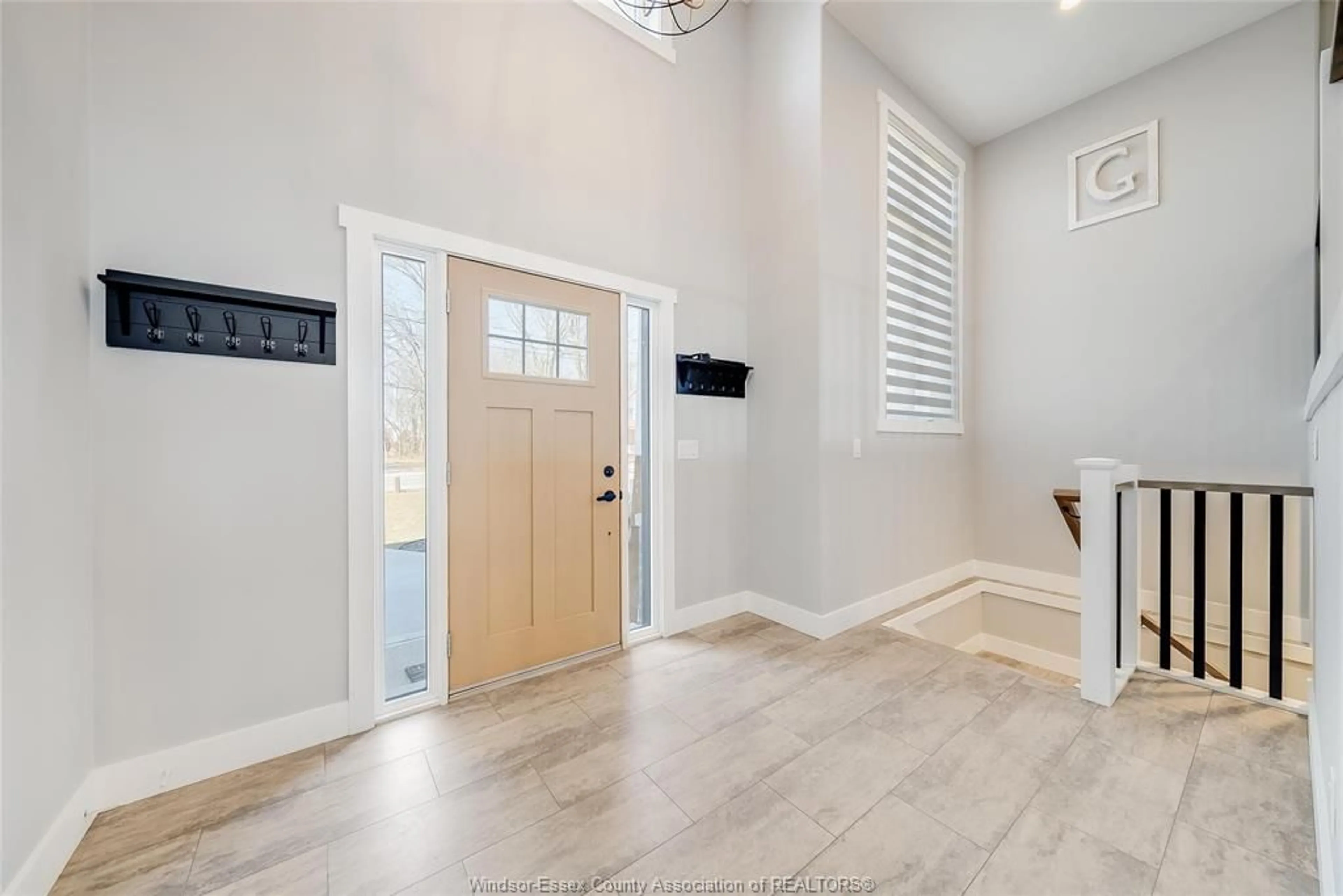 Indoor entryway for 439 ERIE St, Wheatley Ontario N0P 2P0