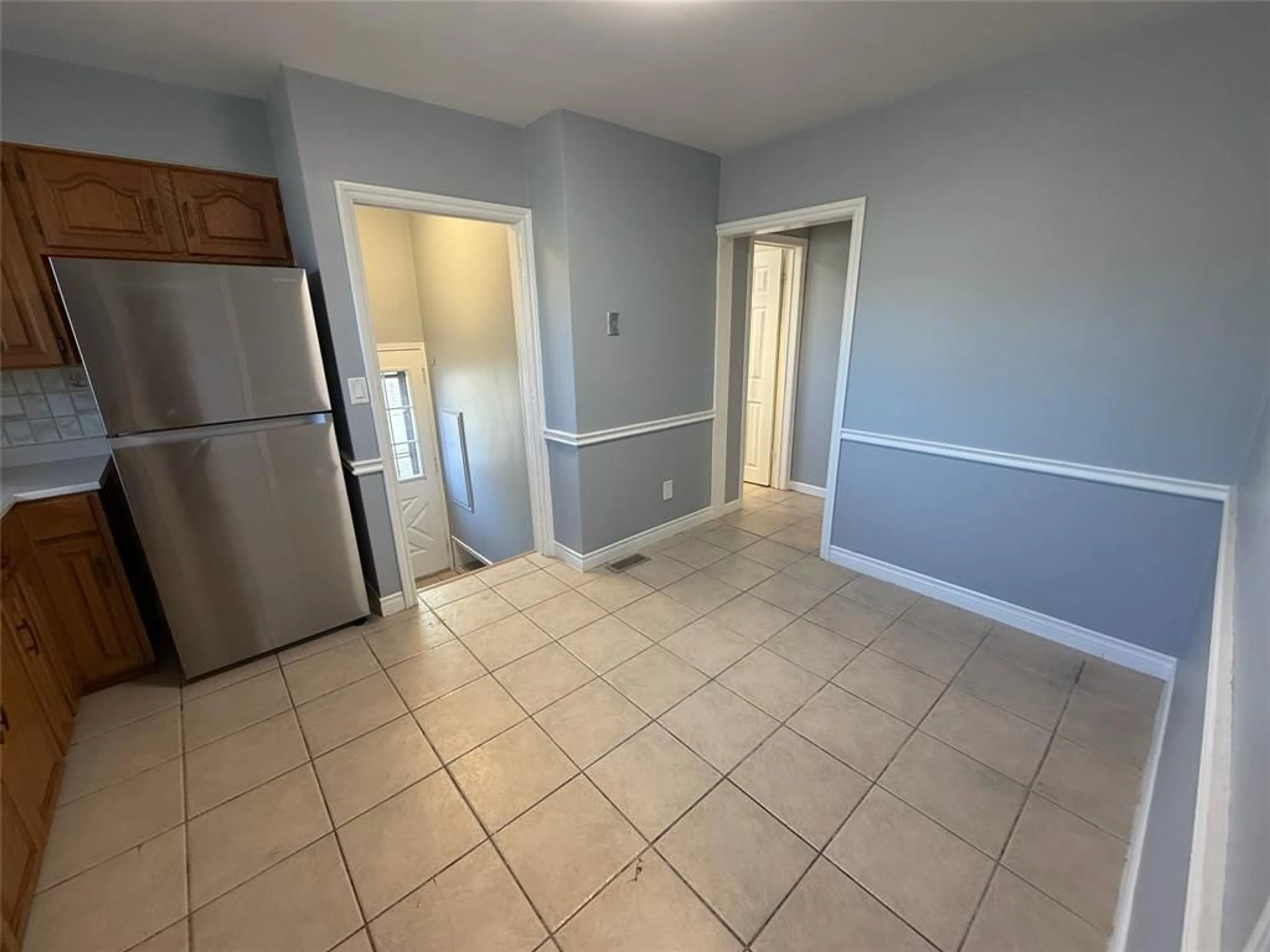 A pic of a room for 941 BENNETT St, Sarnia Ontario N7S 1A2