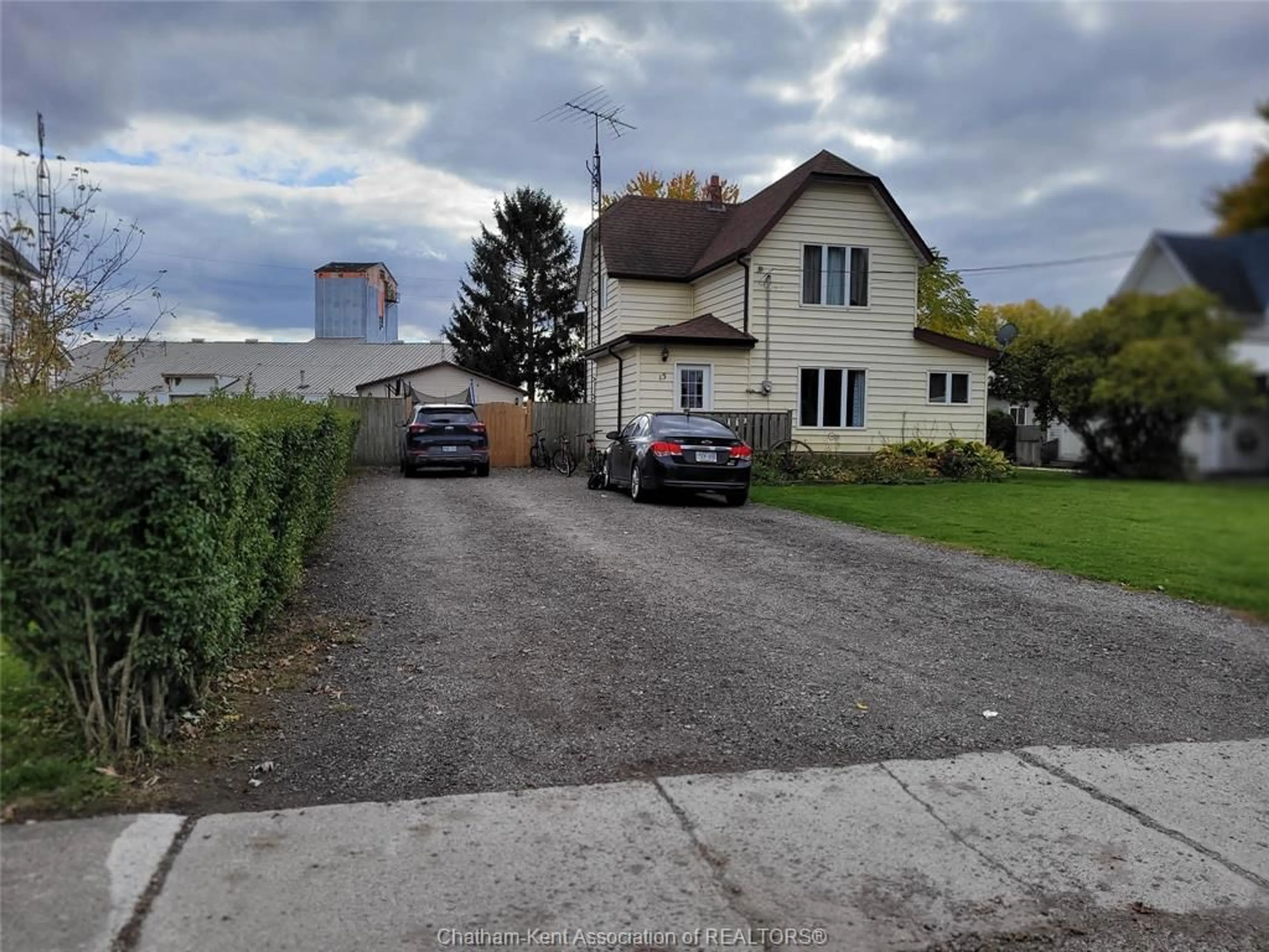 A pic from outside/outdoor area/front of a property/back of a property/a pic from drone, street for 13 JOHN PARK Line, Tupperville Ontario N0P 2M0