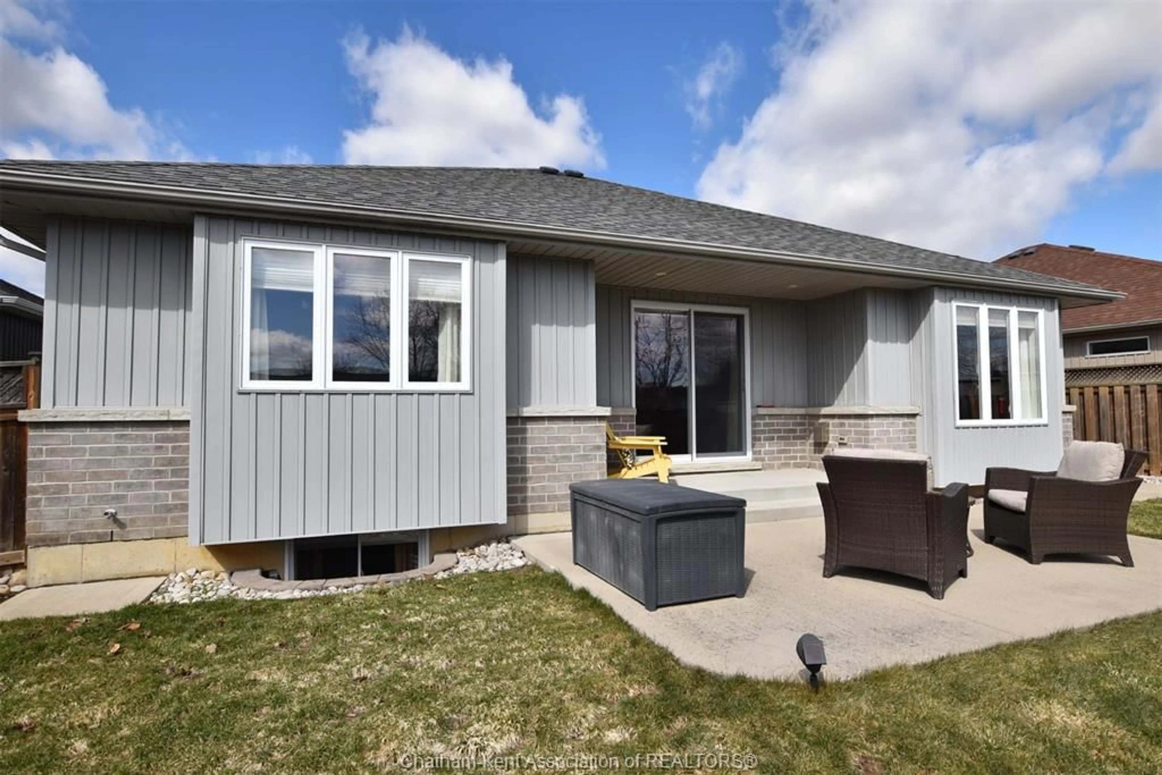 Home with vinyl exterior material, unknown for 30 Lanz Blvd, Blenheim Ontario N0P 1A0