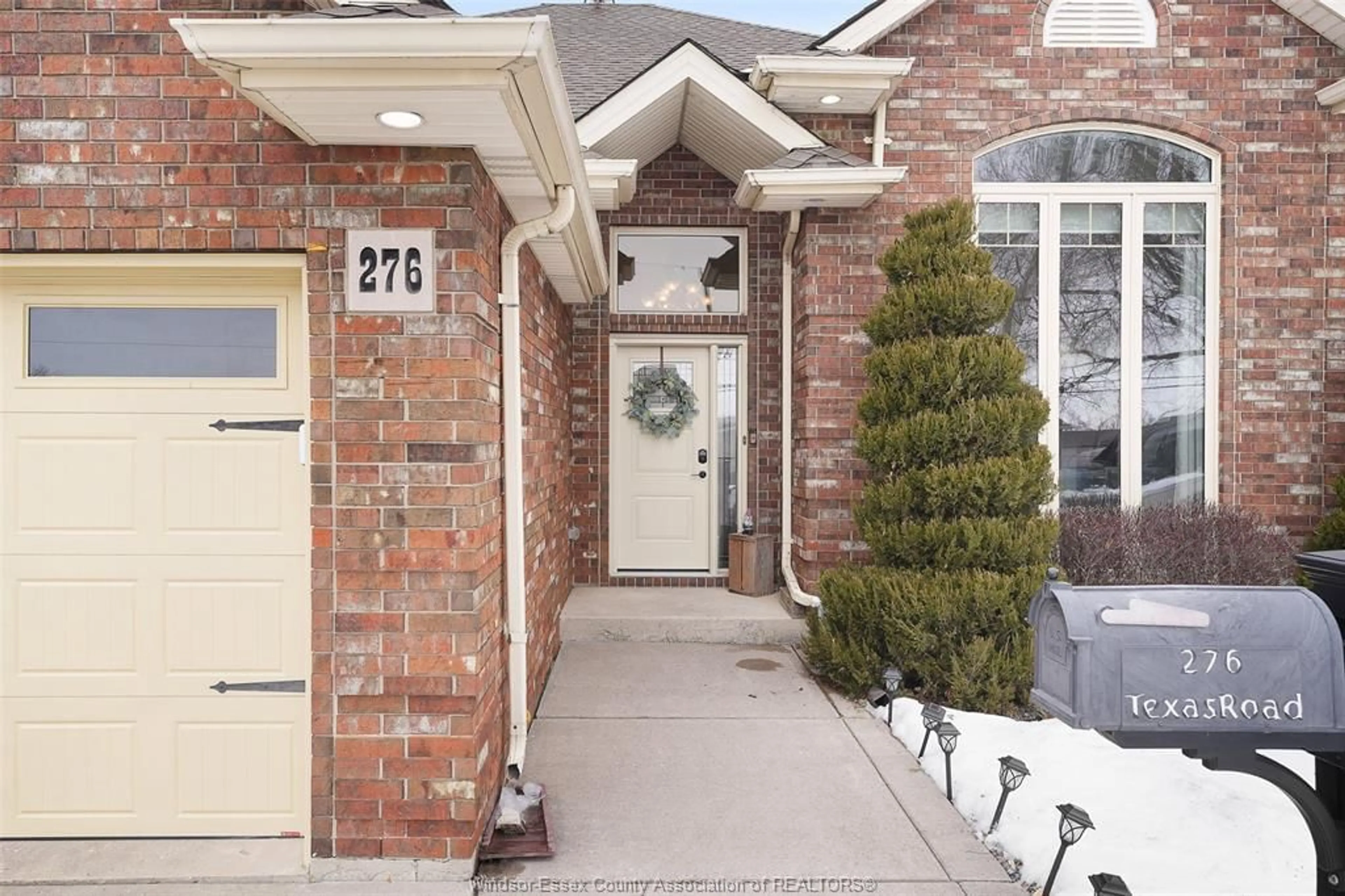 Home with brick exterior material, street for 276 TEXAS Rd, Amherstburg Ontario N9V 2R7