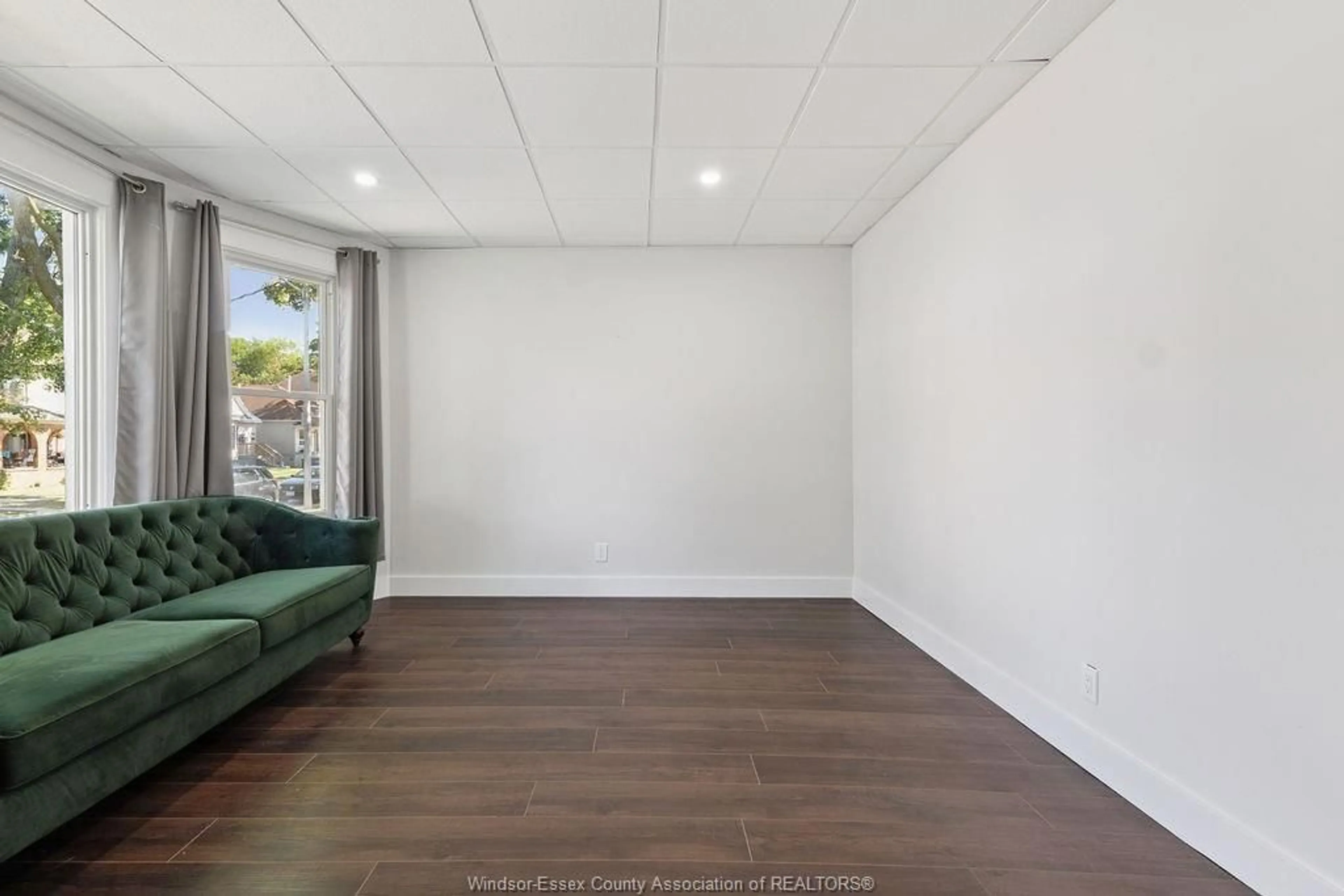 A pic of a room for 855 LINCOLN Rd, Windsor Ontario N8Y 2G9