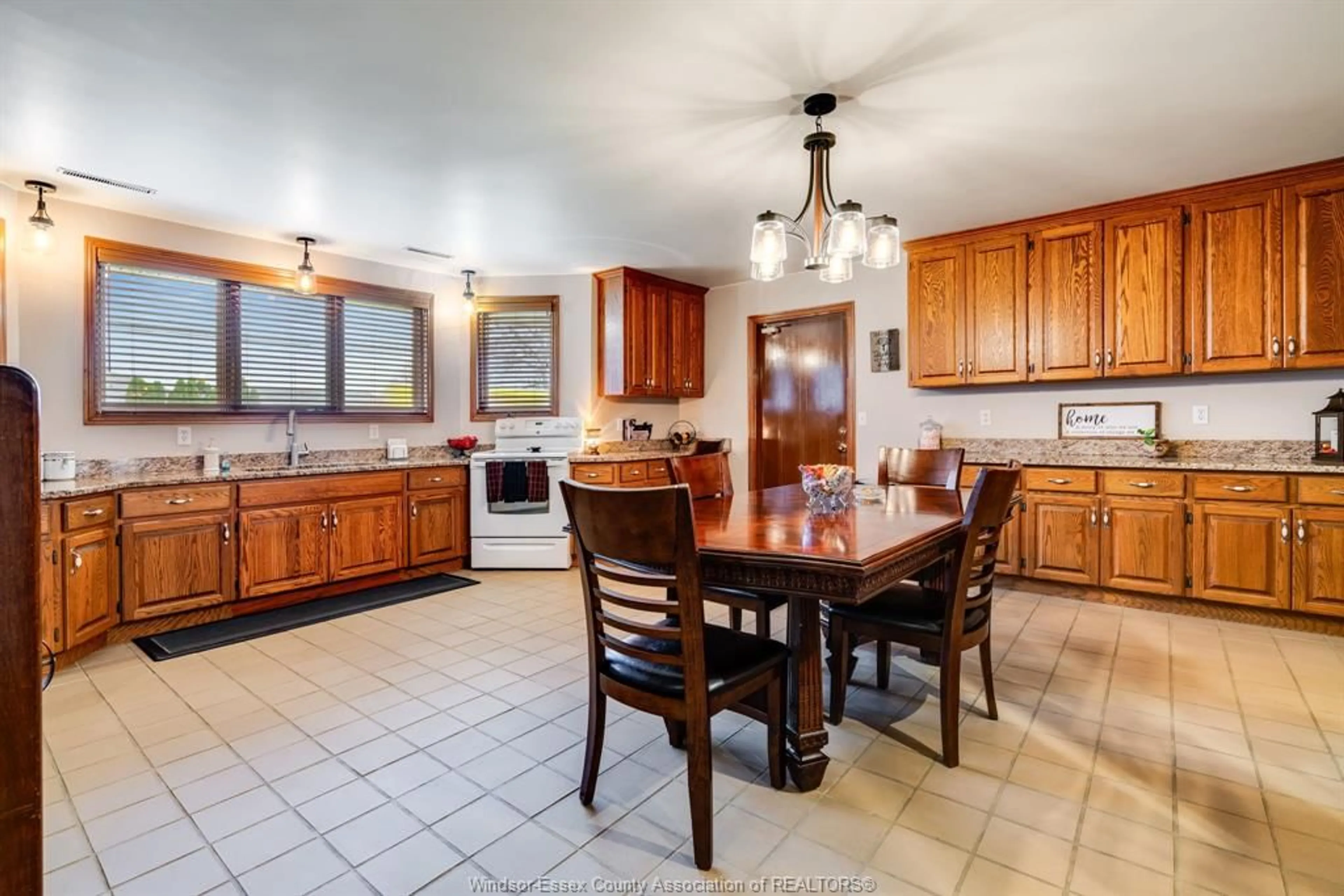 Unknown for 1462 County Rd 22, Lakeshore Ontario N8L 0H9