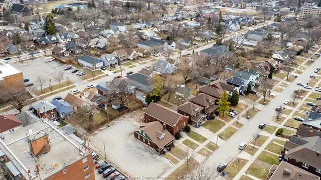 636-644 PARTINGTON Ave, Windsor 4
