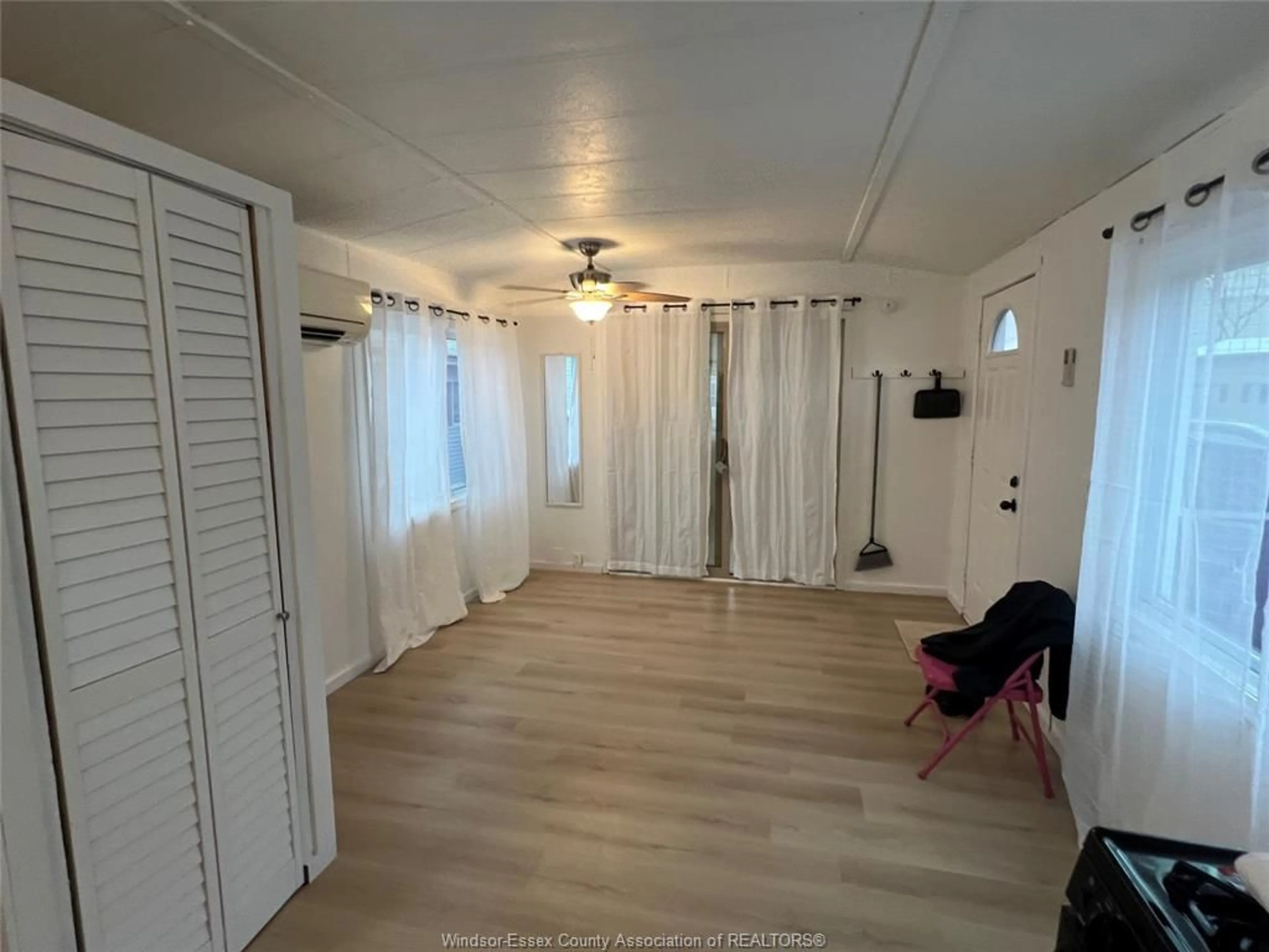 A pic of a room for 3 BONITA, Windsor Ontario N8W 2B4