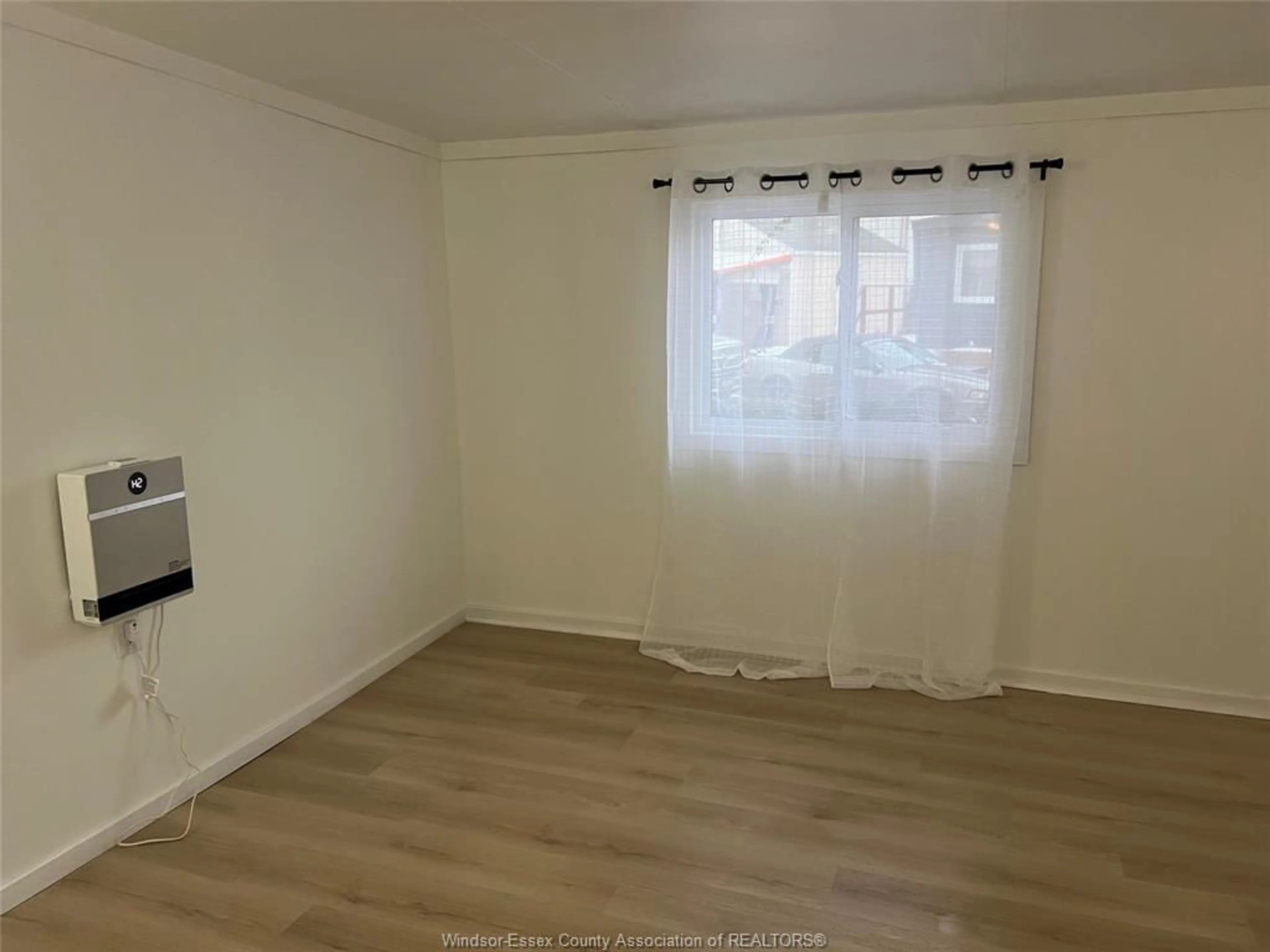 A pic of a room for 3 BONITA, Windsor Ontario N8W 2B4