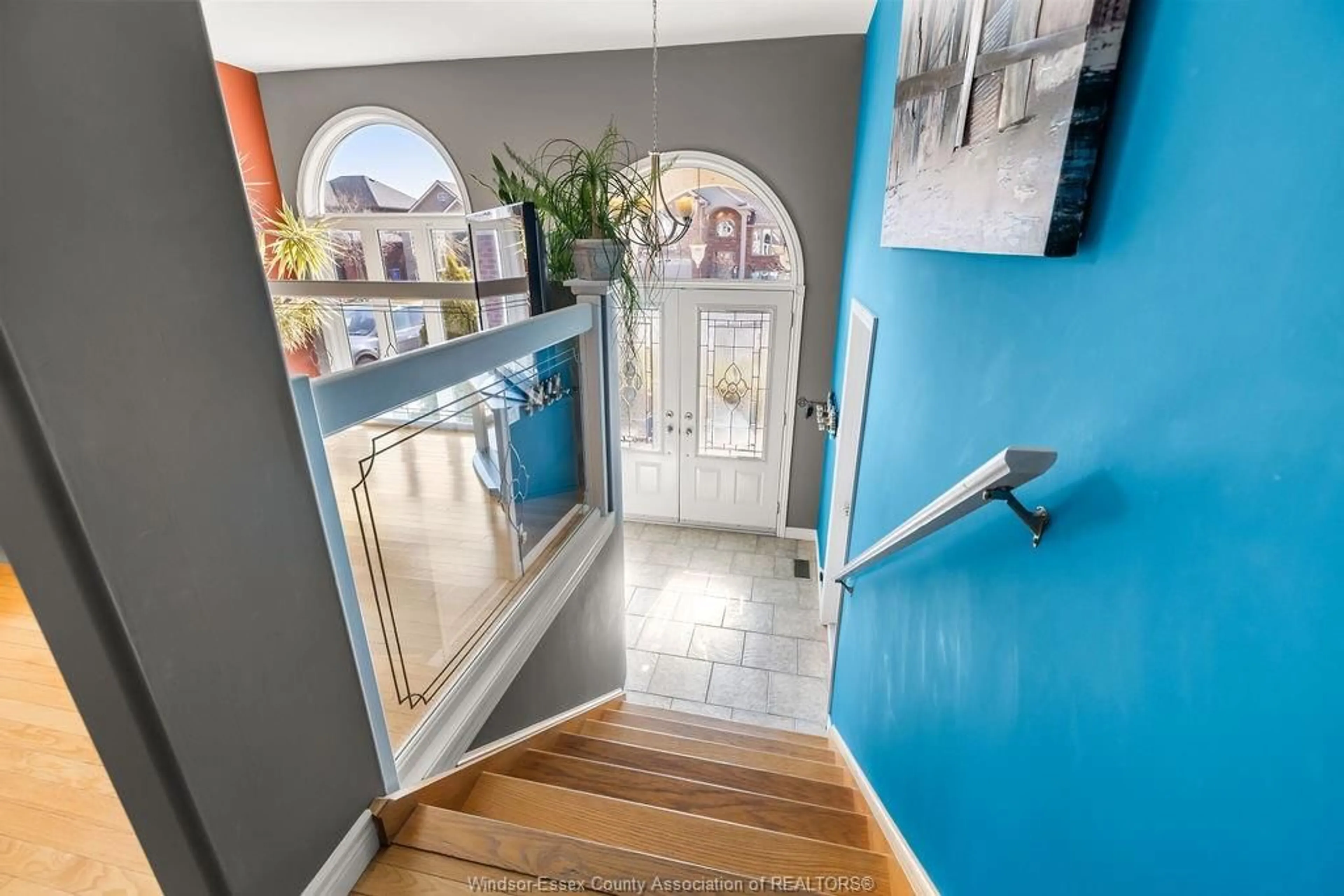 Indoor entryway for 176 DIANE Cres, Lakeshore Ontario N9K 1G2