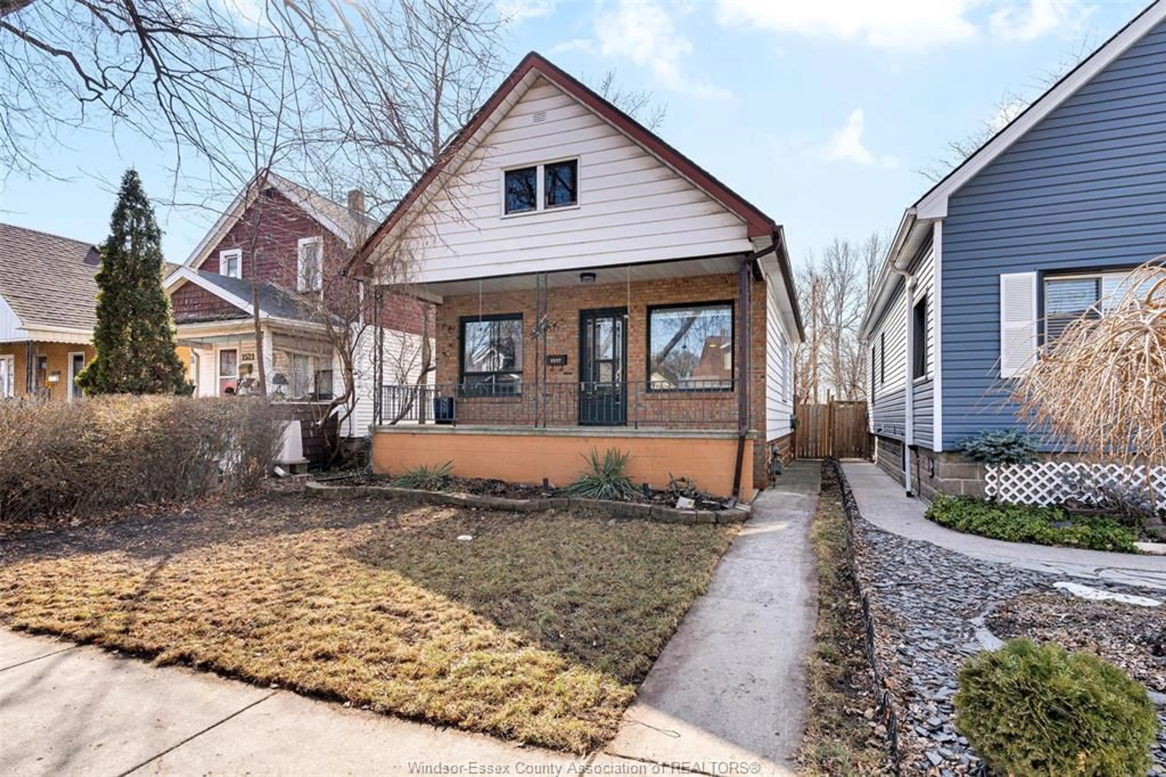 Home with brick exterior material, street for 1517 GLADSTONE Ave, Windsor Ontario N8X 1Z3