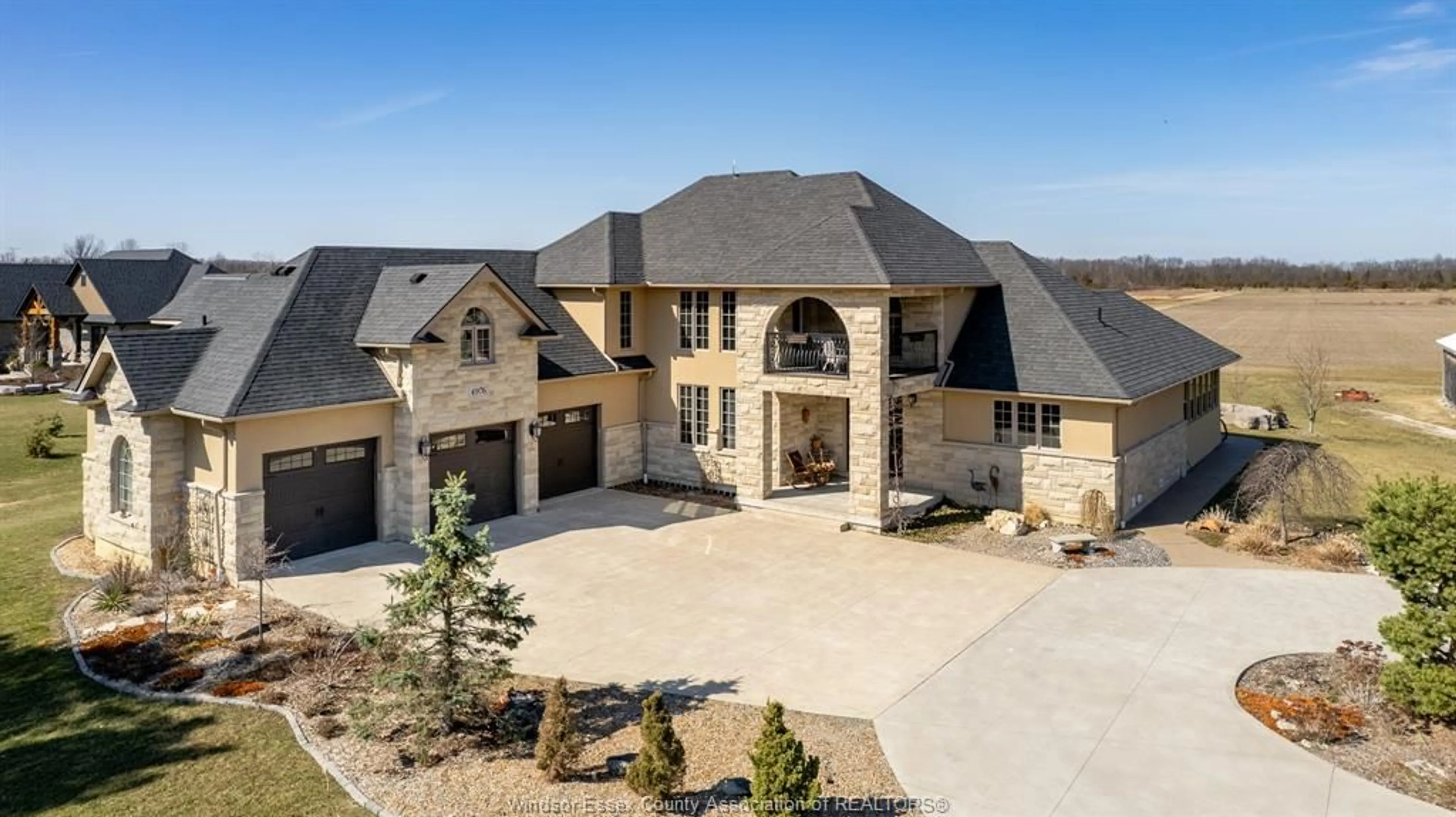 A pic from outside/outdoor area/front of a property/back of a property/a pic from drone, unknown for 4976 4TH CONCESSION, Essex Ontario N0R 1G0