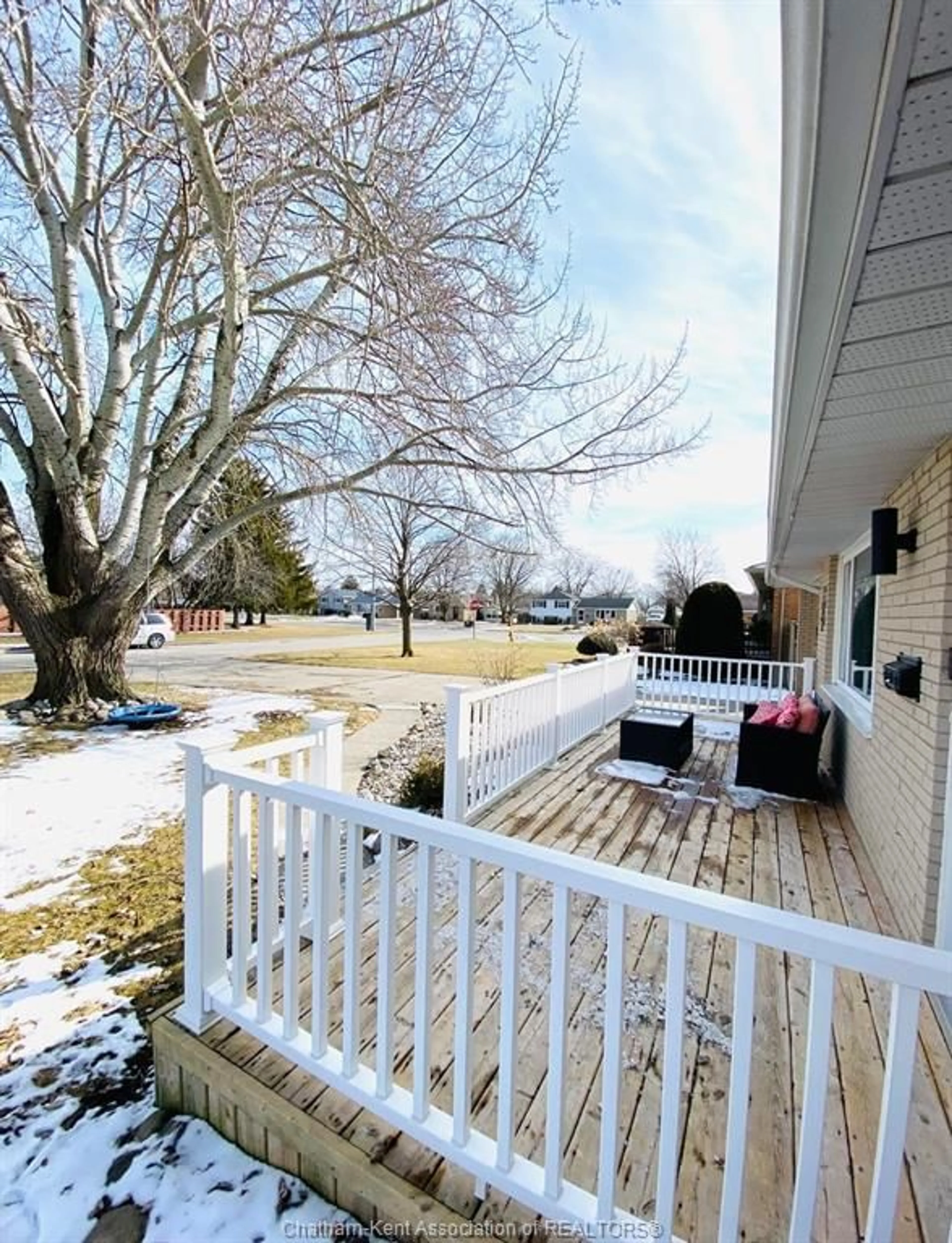 Patio, unknown for 622 Sandra Cres, Wallaceburg Ontario N8A 2C6