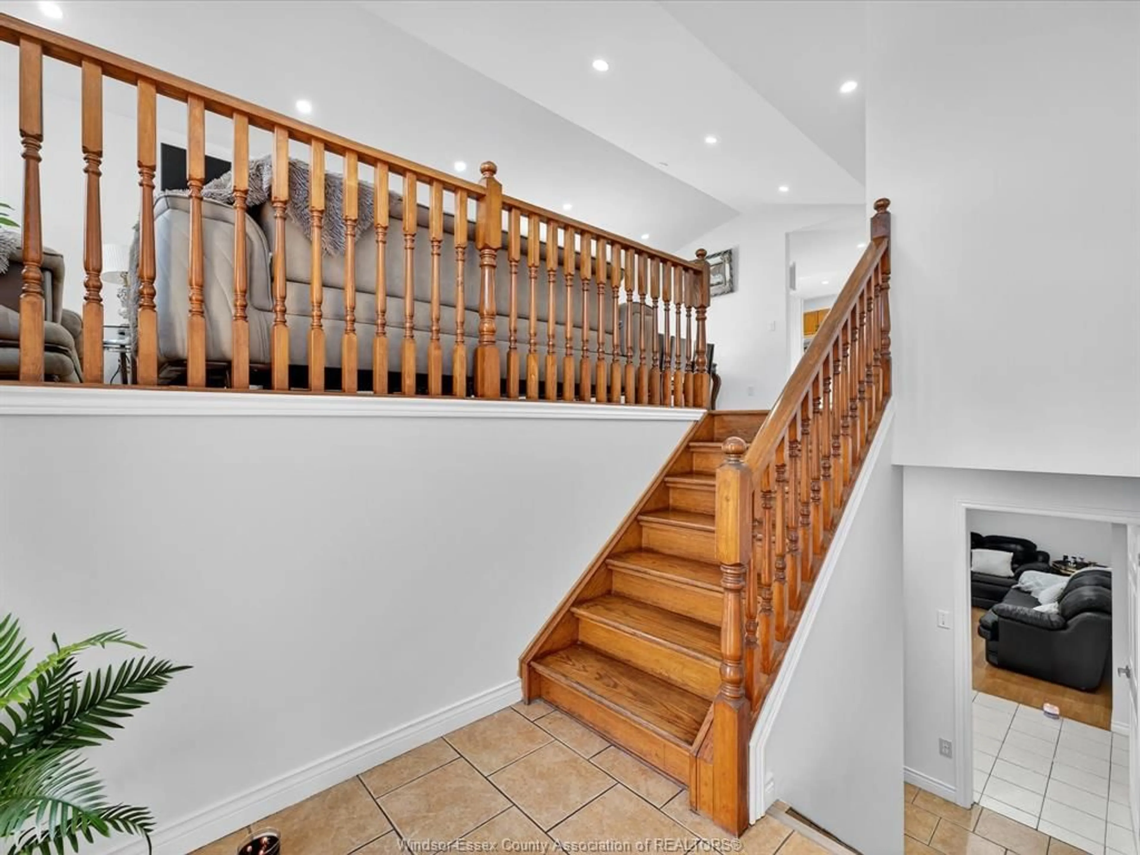 Stairs for 3859 CLARA Ave, Windsor Ontario N9E 4X6