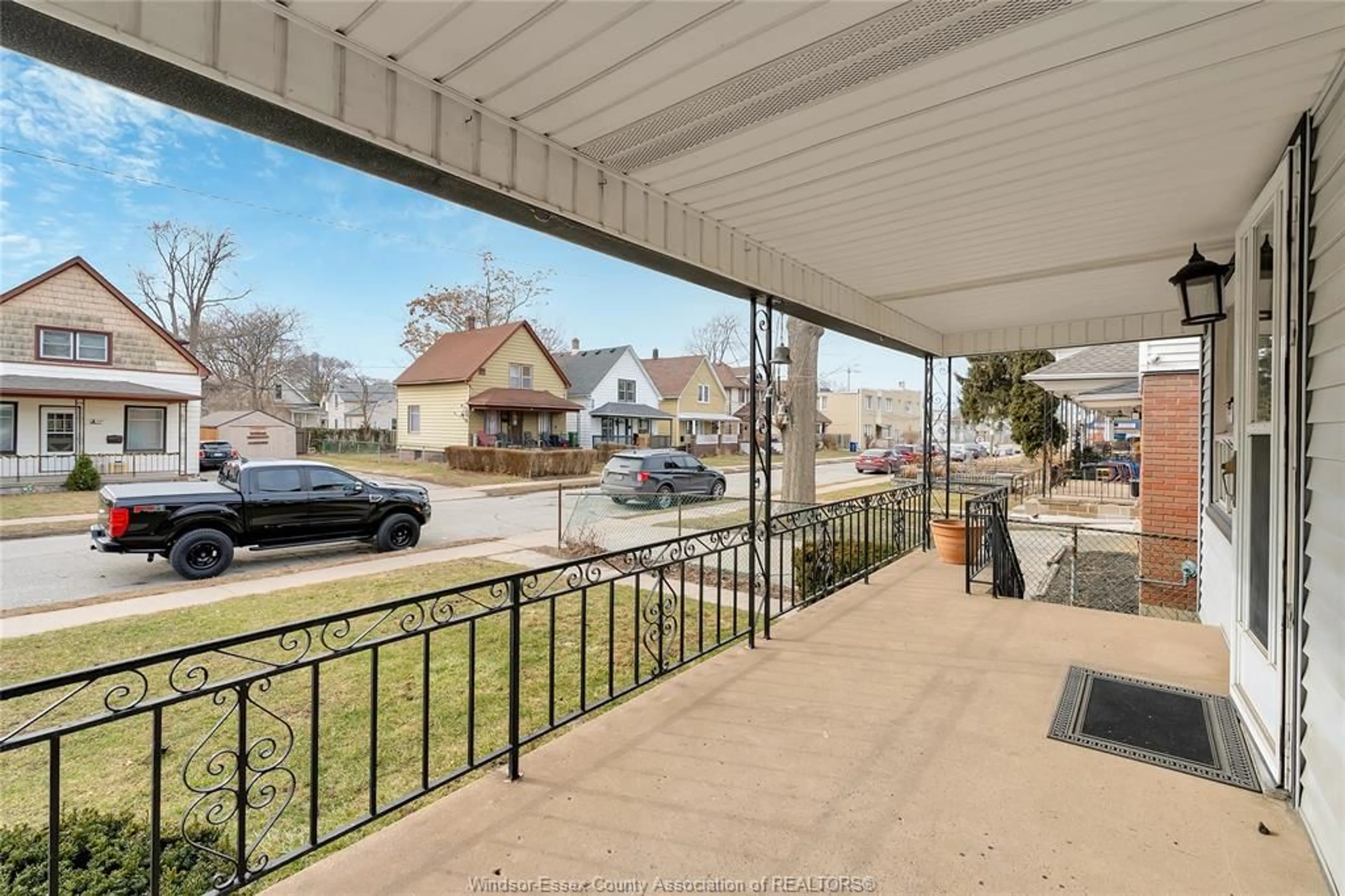 Patio, street for 336 JOSEPHINE Ave, Windsor Ontario N9B 2L1