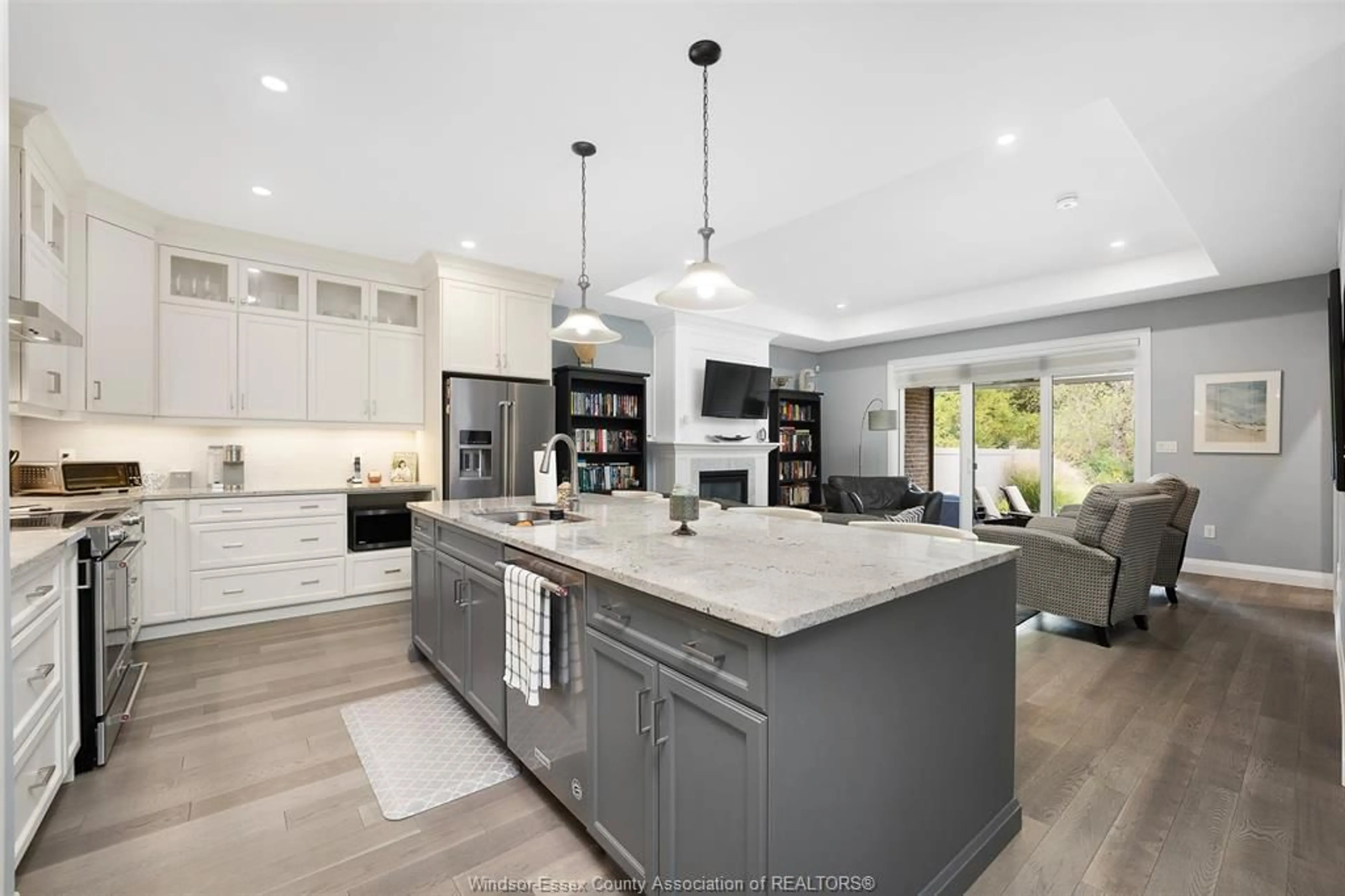 Open concept kitchen, ceramic/tile floor for 3935 ORA St, Windsor Ontario N9G 0B3