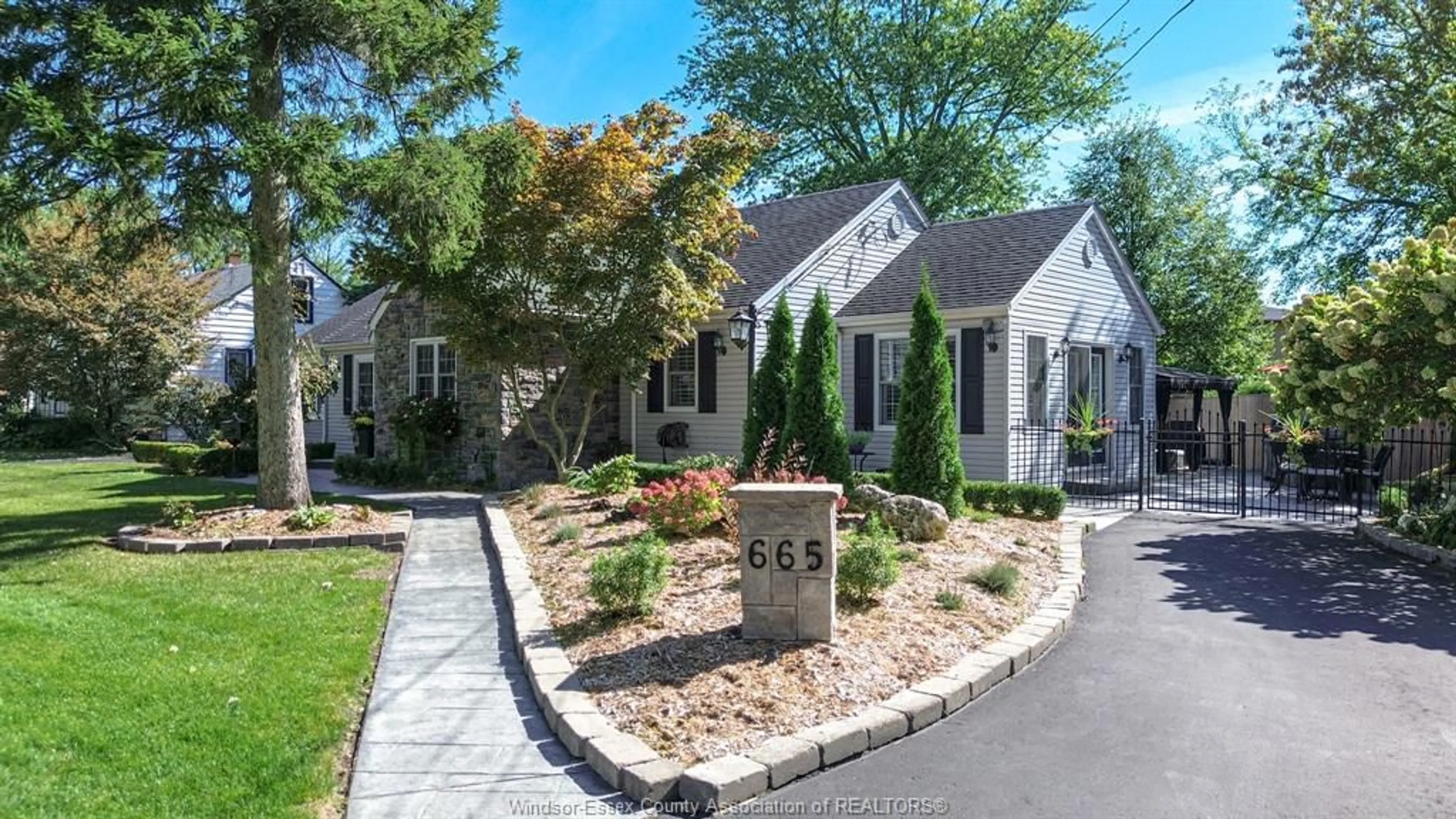 Home with brick exterior material, street for 665 SCOFIELD AVE, Windsor Ontario N9G 1L4