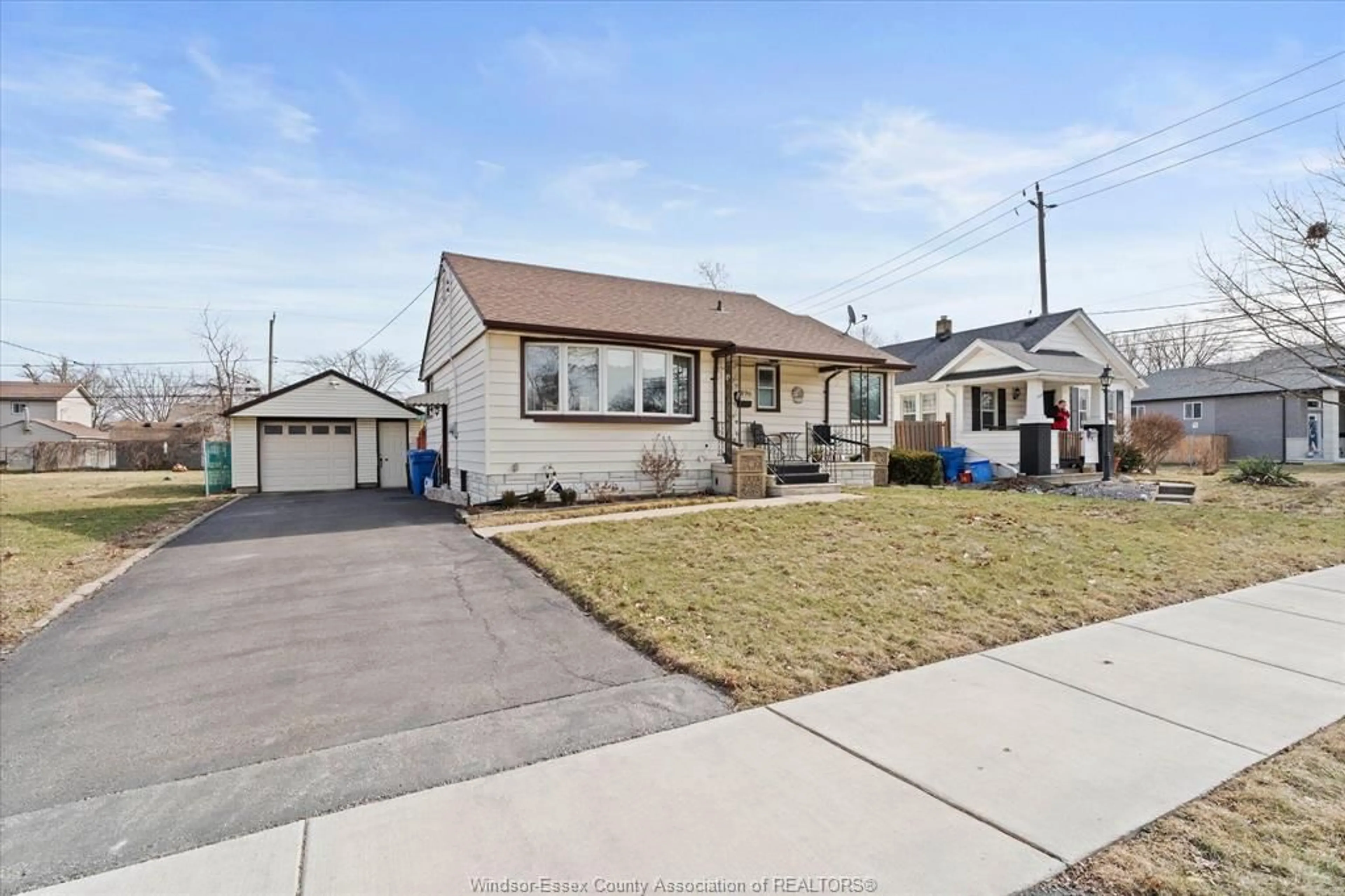Unknown for 1896 BUCKINGHAM Dr, Windsor Ontario N8T 2A8