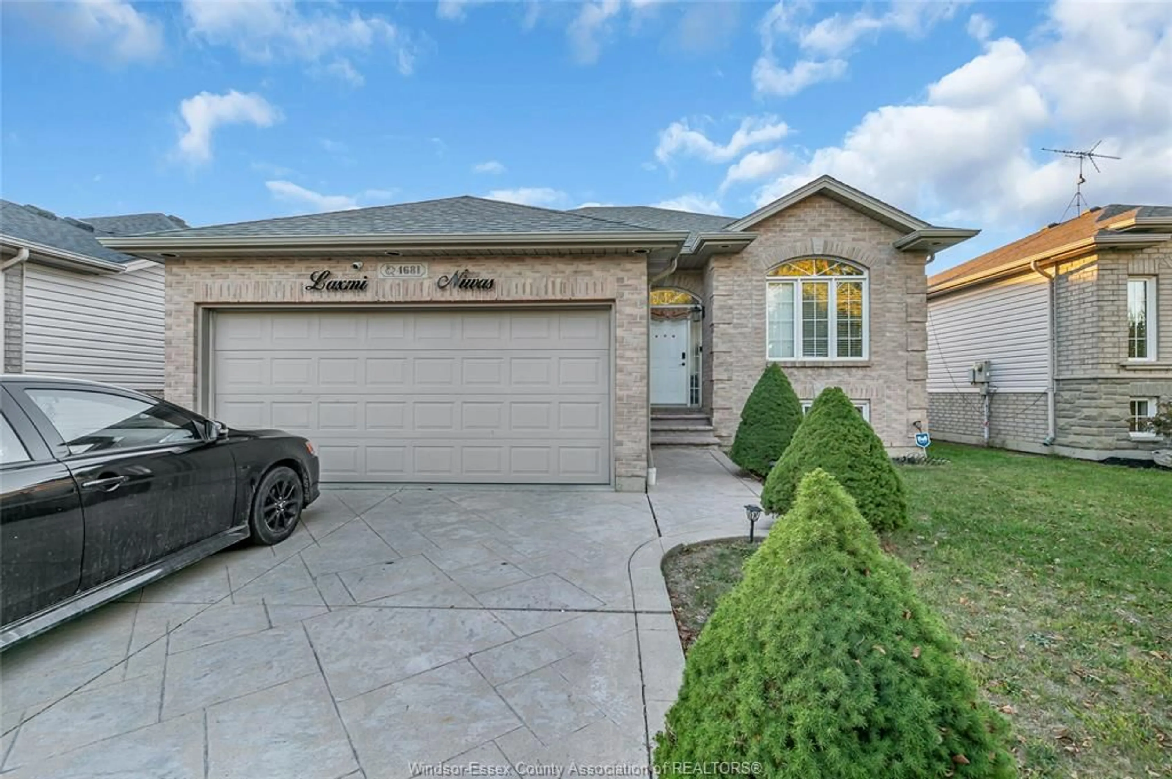 Home with brick exterior material, street for 4681 FONTANA, Windsor Ontario N9A 3E1