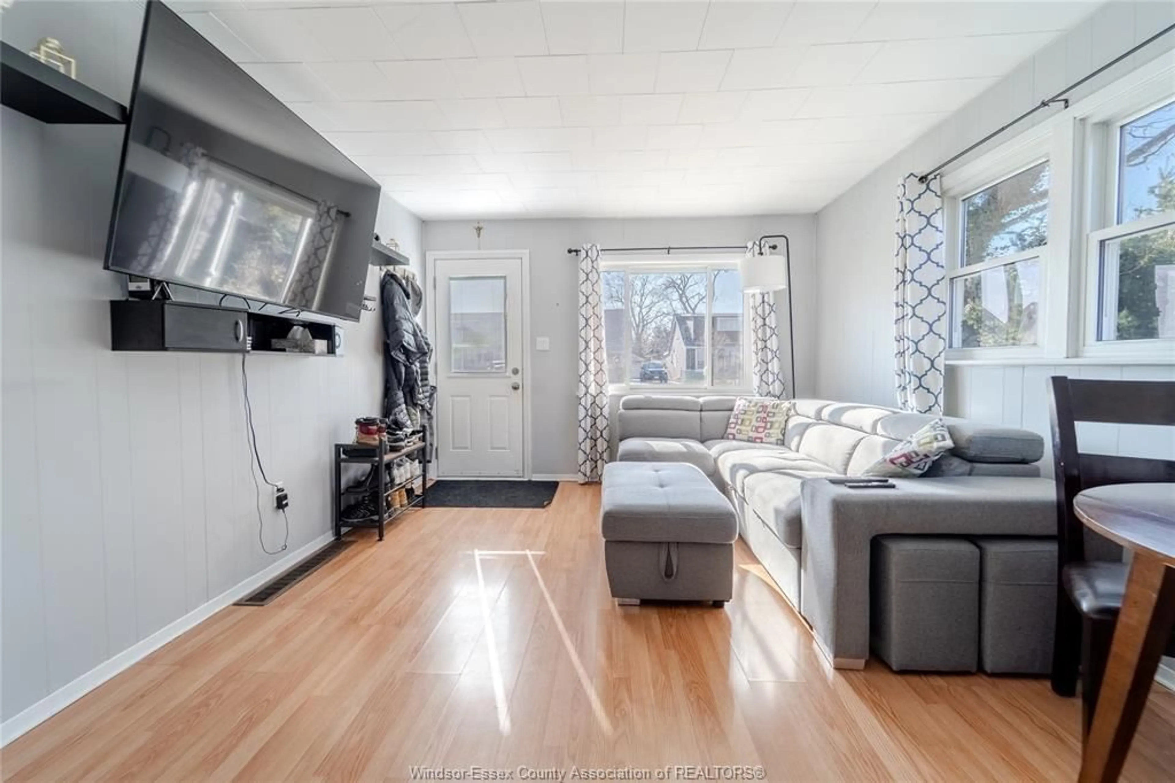 Living room with furniture, unknown for 720 Vanier St, Windsor Ontario N8X 3E6