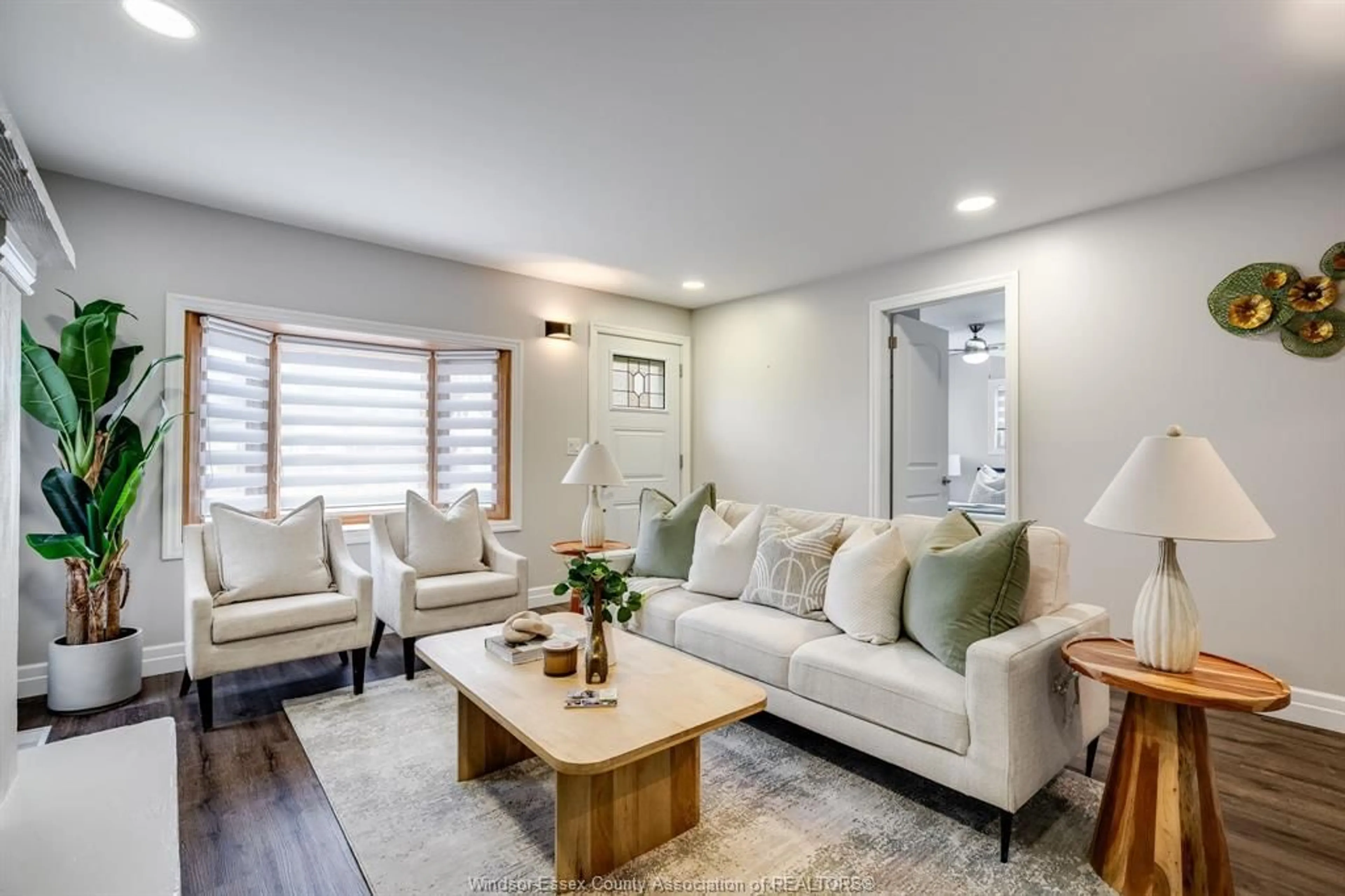 Living room with furniture, unknown for 1311 Clovelly Dr, Kingsville Ontario N9Y 2P3