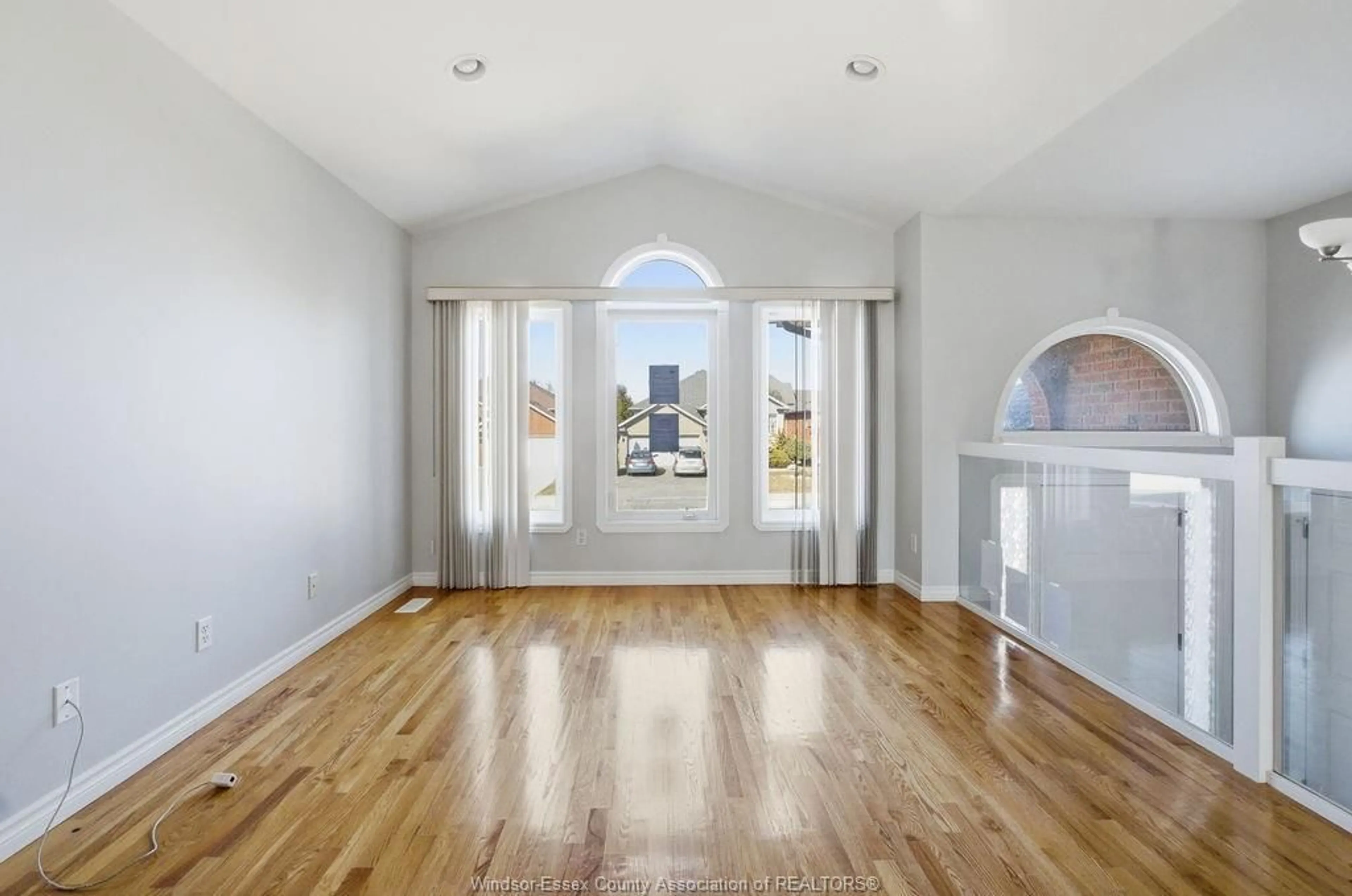 Indoor entryway for 149 AMY CROFT Dr, Lakeshore Ontario N8K 1E3