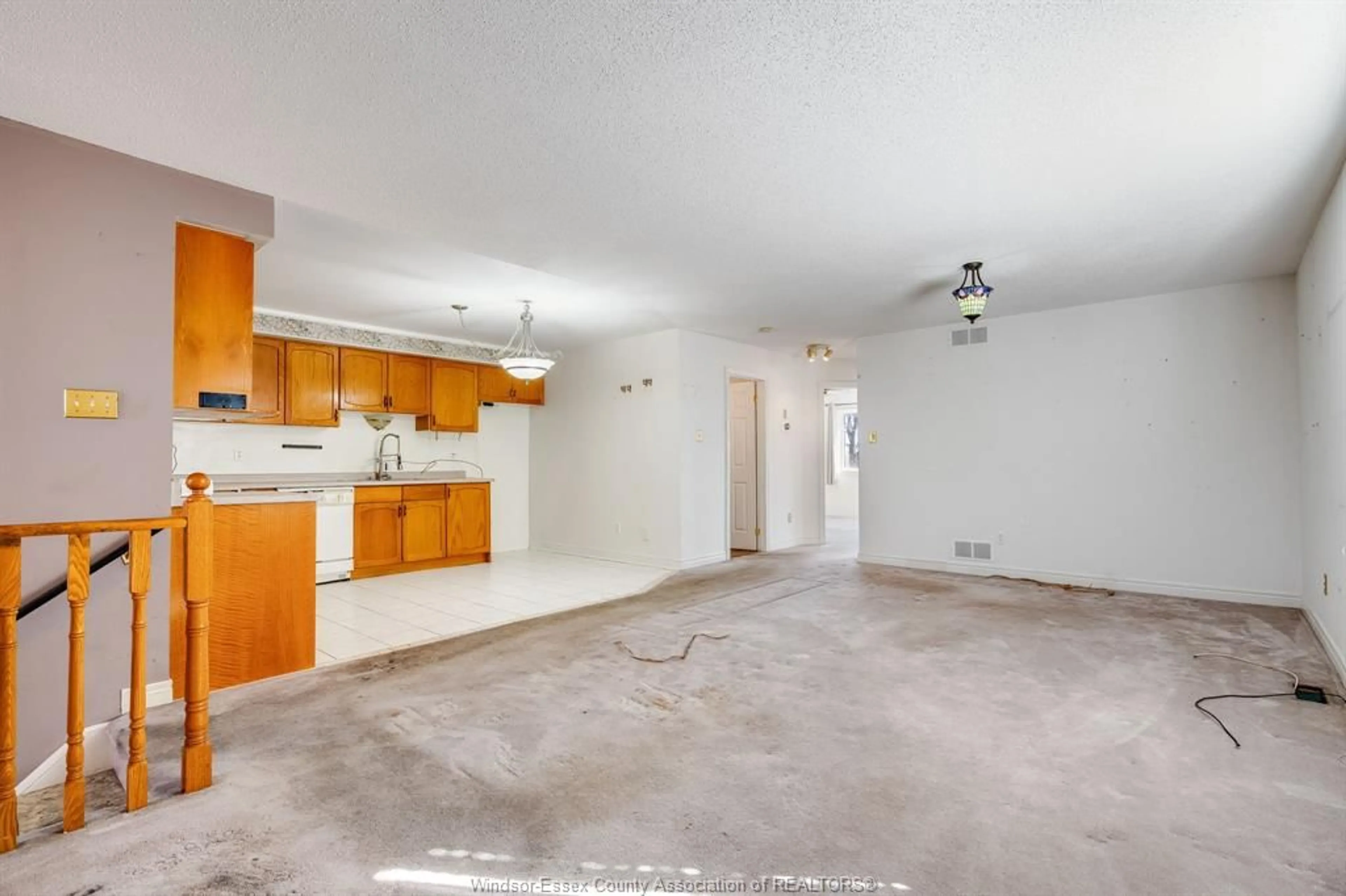 Unknown for 1610 Heatherglen, Tecumseh Ontario N8N 4B5