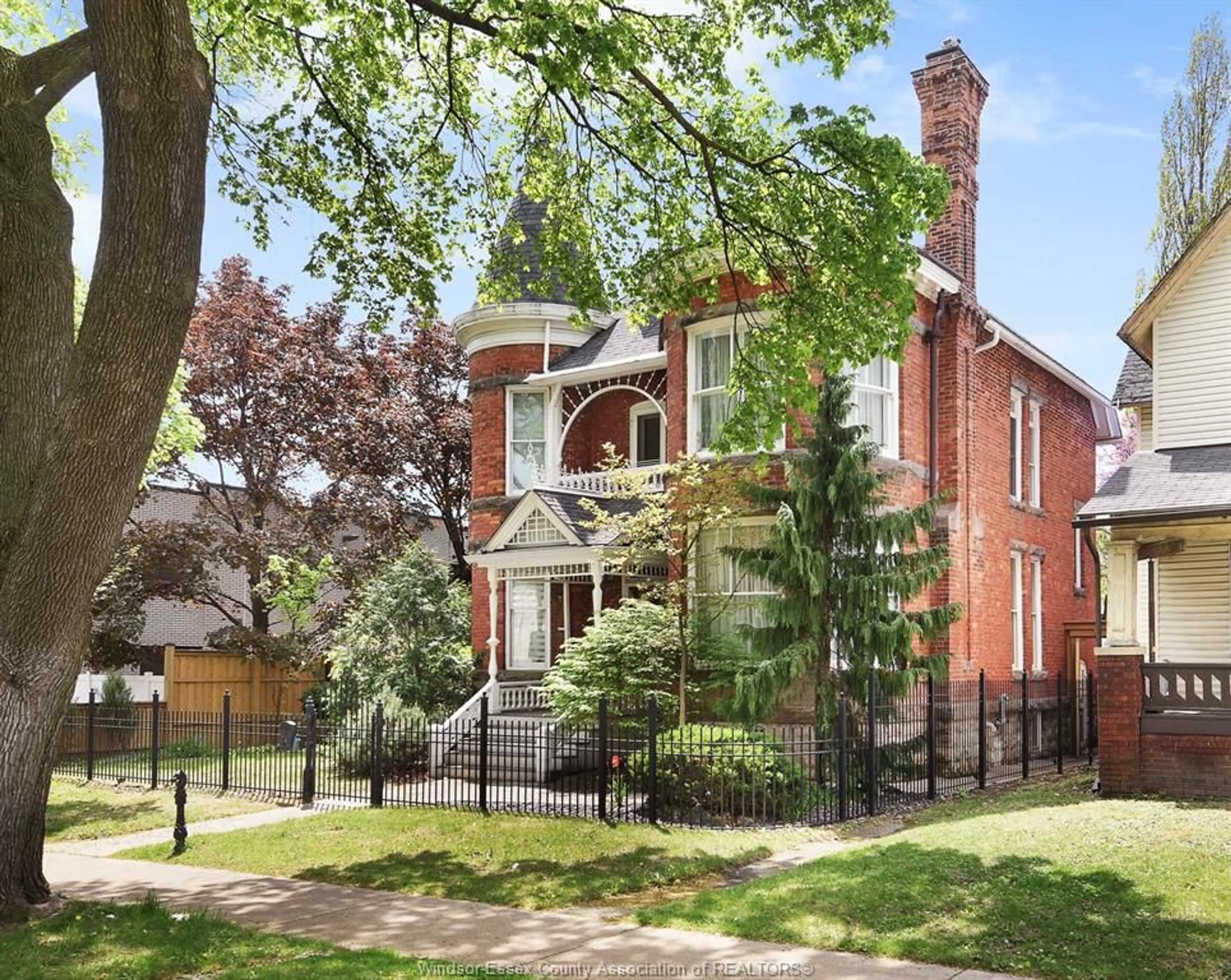 Home with brick exterior material, street for 719 VICTORIA Ave, Windsor Ontario N9A 4N3