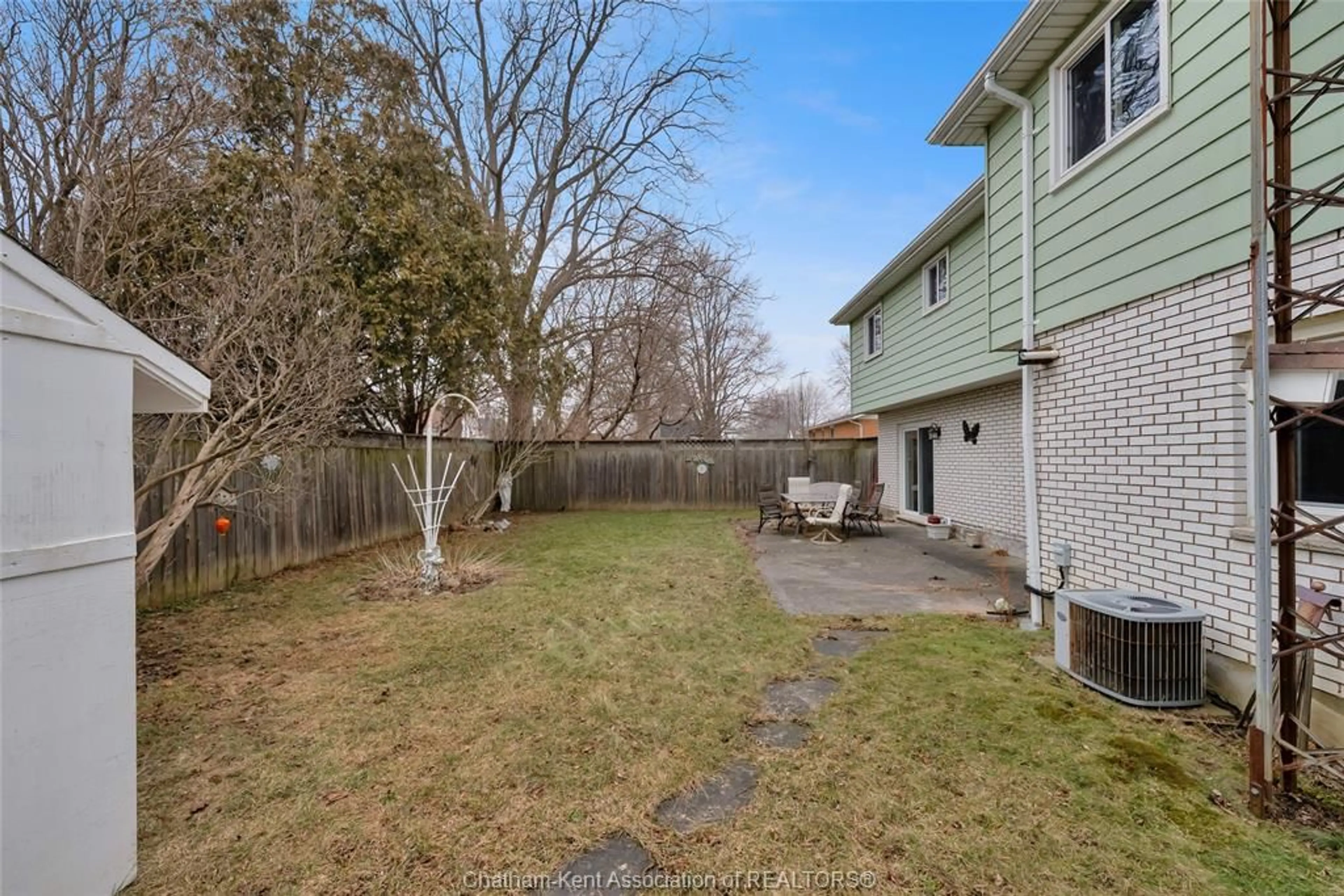 Patio, street for 193 Jane St, Blenheim Ontario N0P 1A0