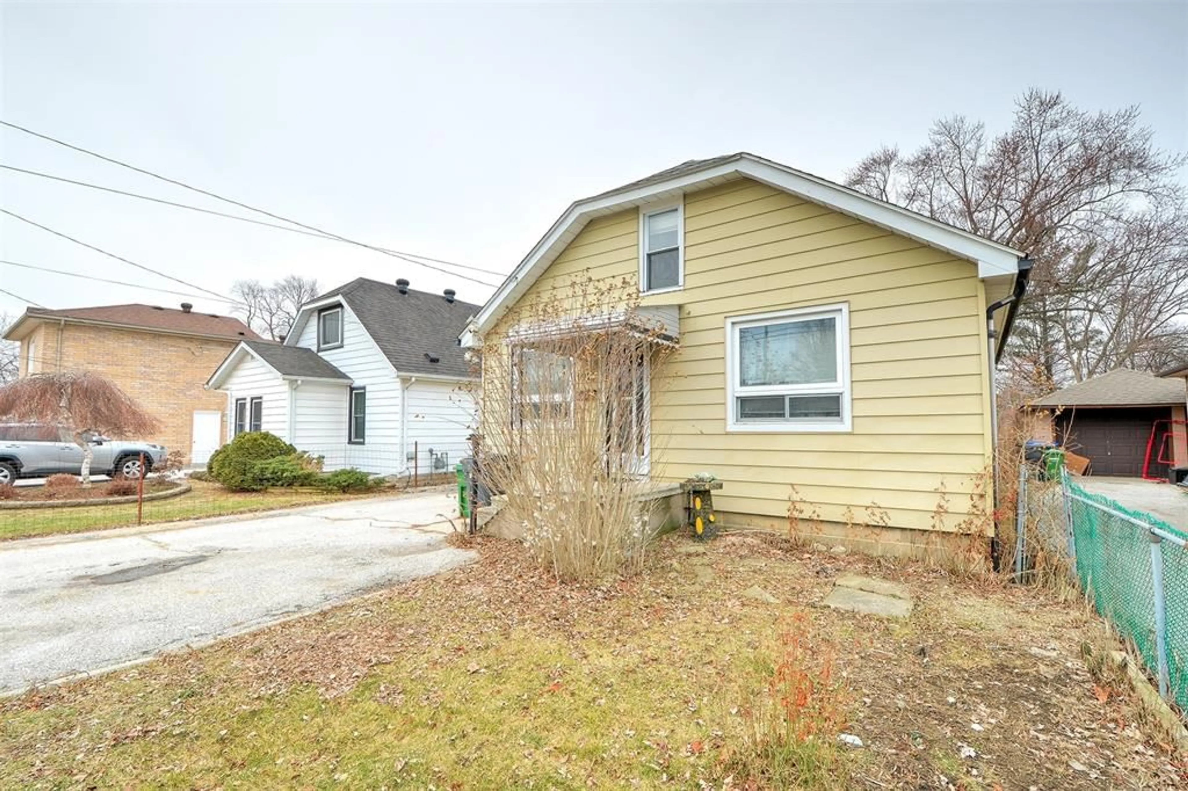 Unknown for 1927 Balfour Blvd, Windsor Ontario N8T 2S4