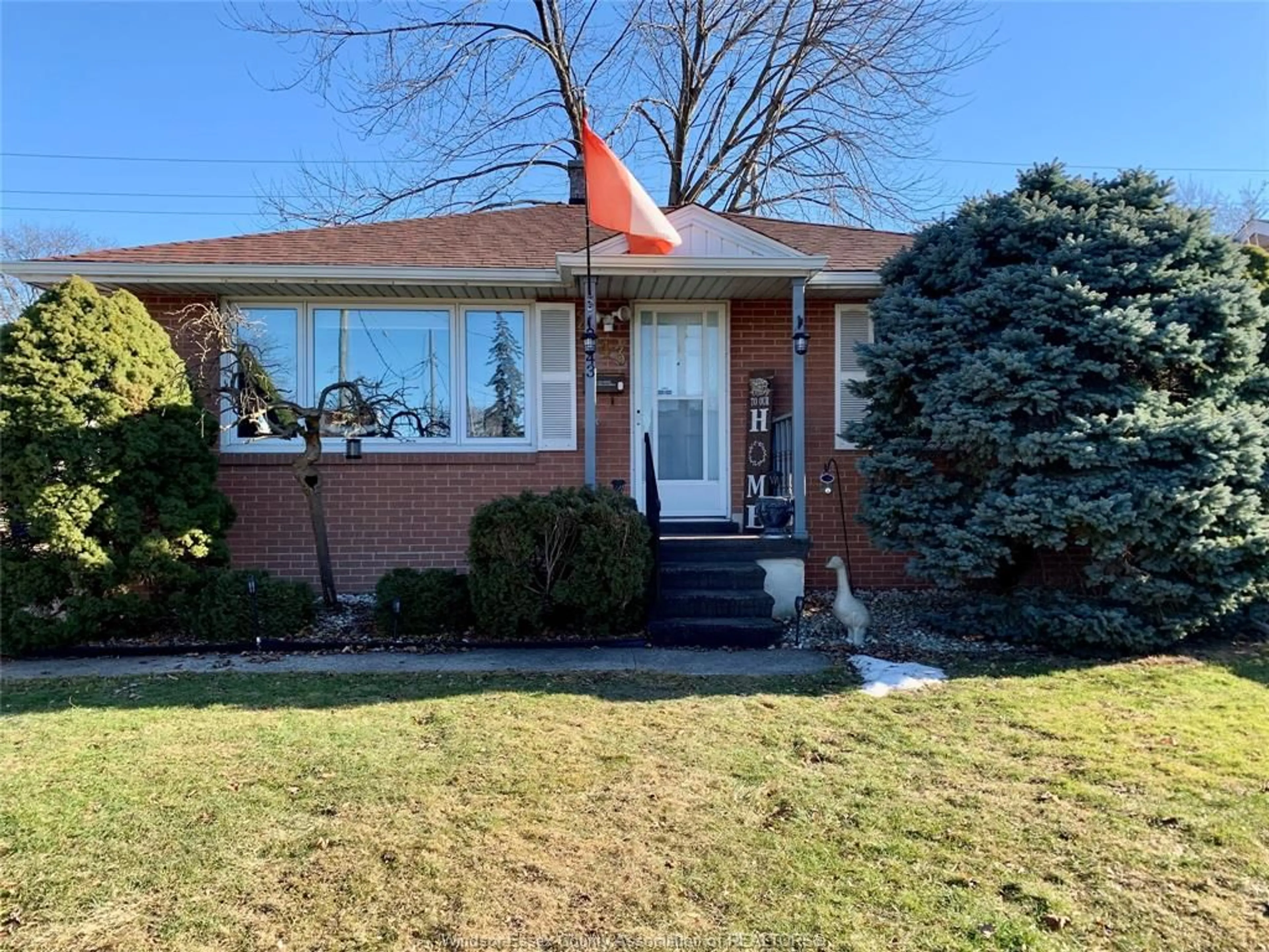Home with brick exterior material, street for 2943 MANCHESTER Rd, Windsor Ontario N9C 1X5