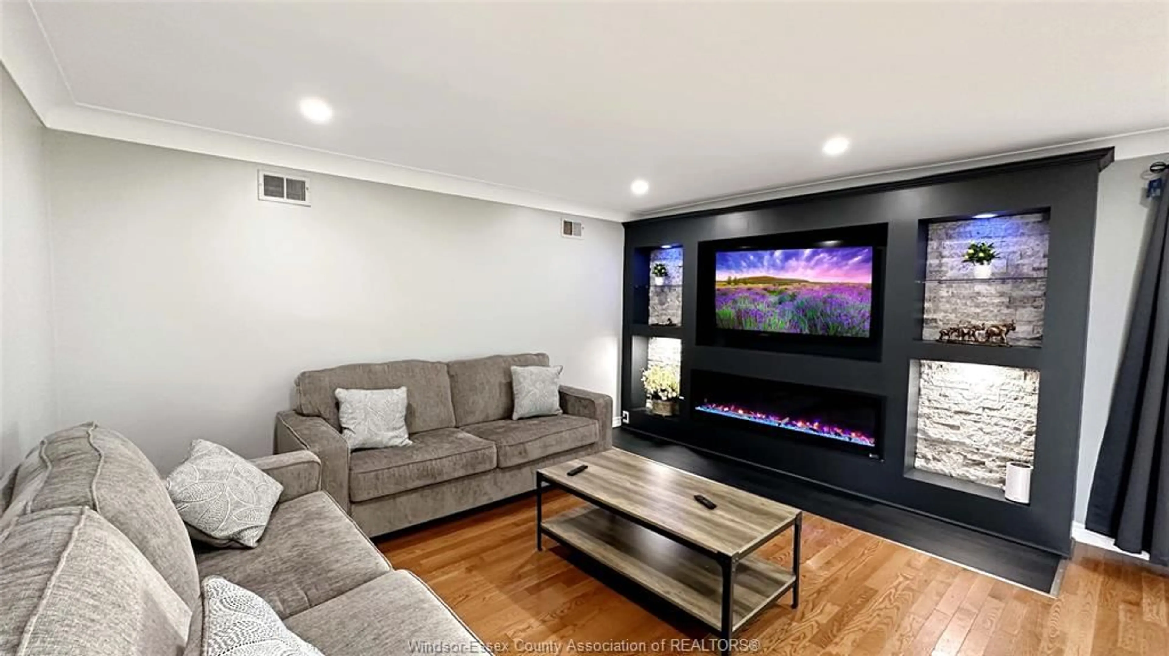 Home theater for 1720 LAKESHORE RD 123, Lakeshore Ontario N0R 1V0