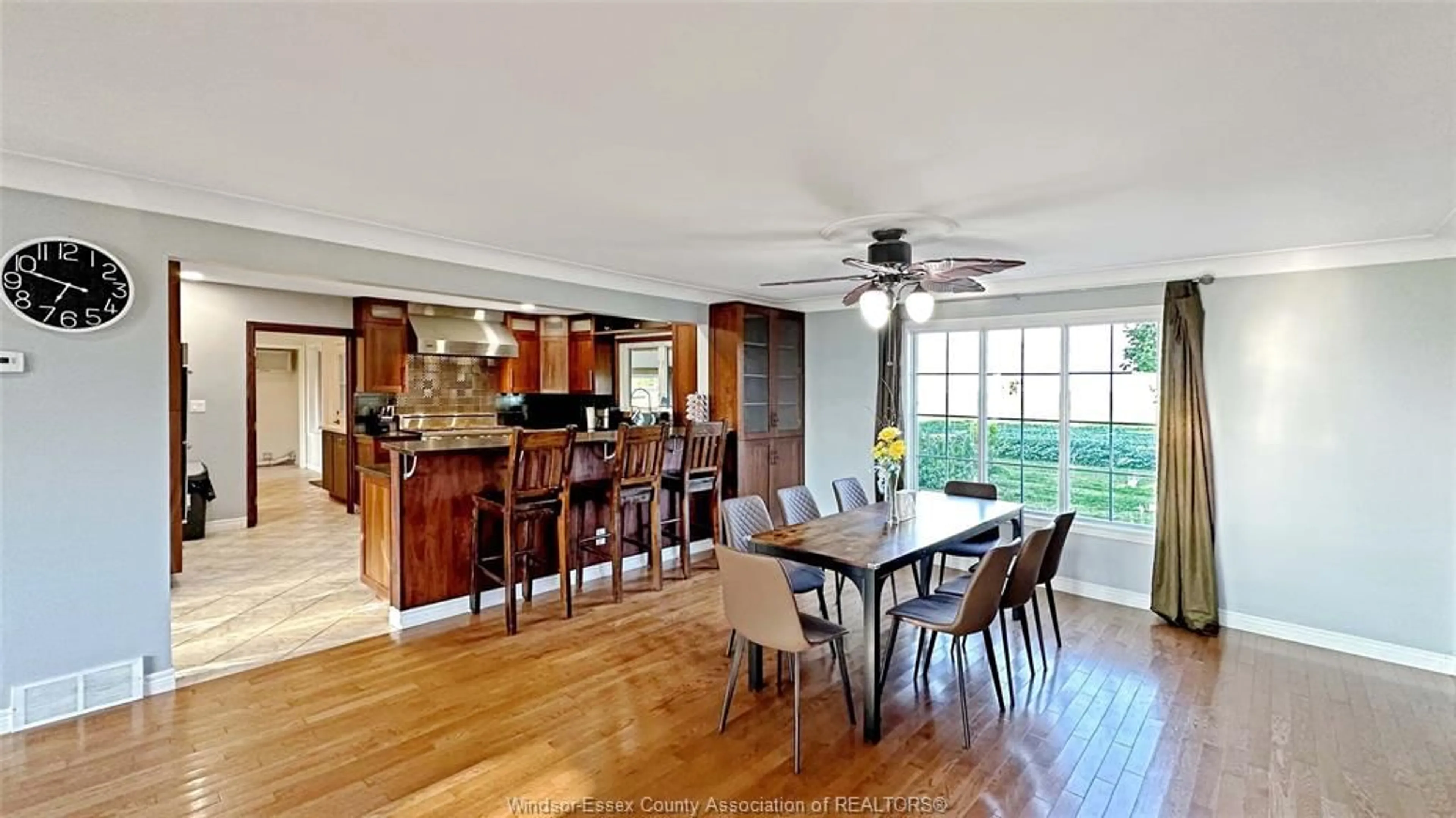 Dining room, wood/laminate floor for 1720 LAKESHORE RD 123, Lakeshore Ontario N0R 1V0
