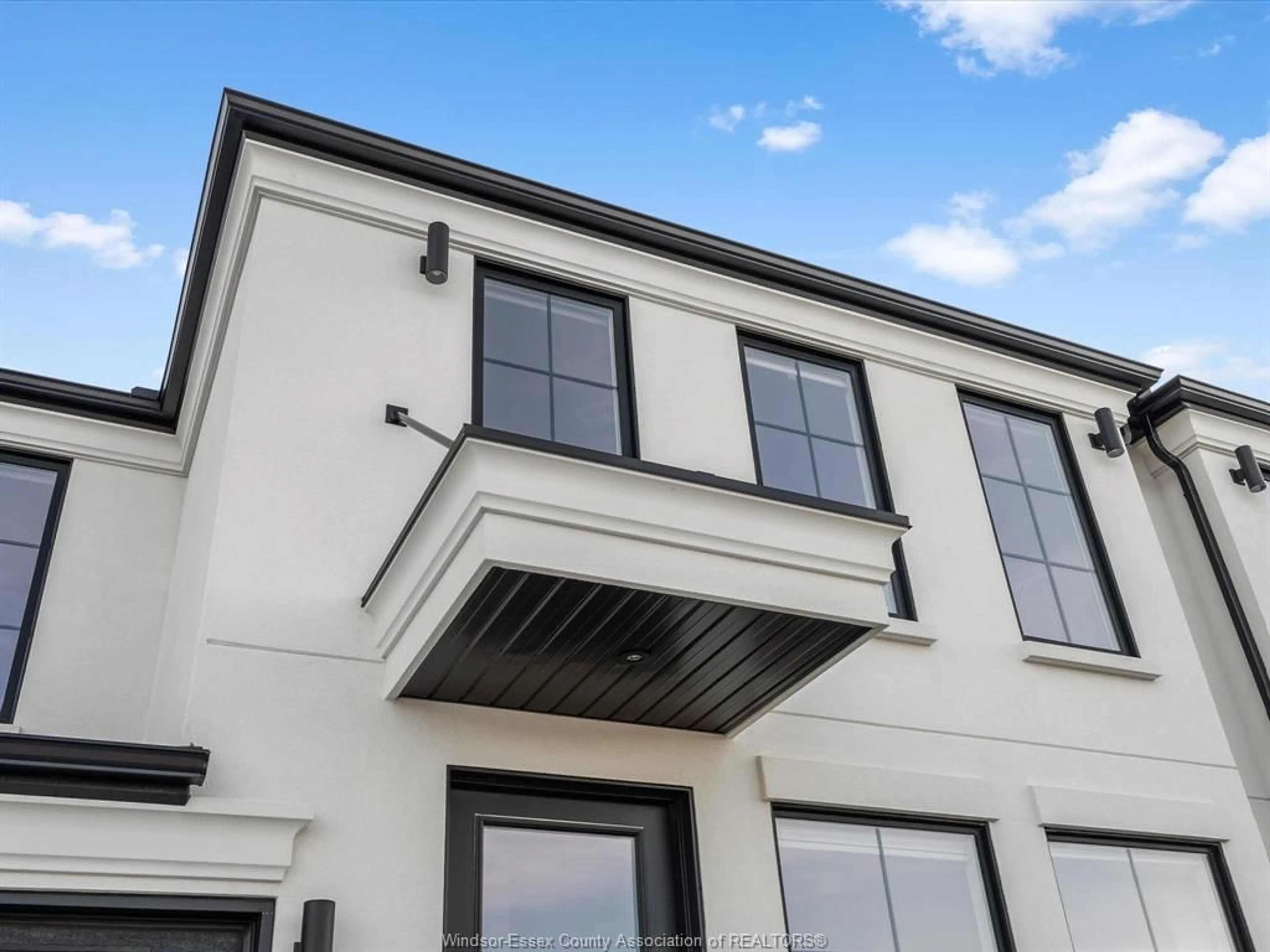 Home with vinyl exterior material, building for 4561 VALERIO Cres, LaSalle Ontario N9H 1C8