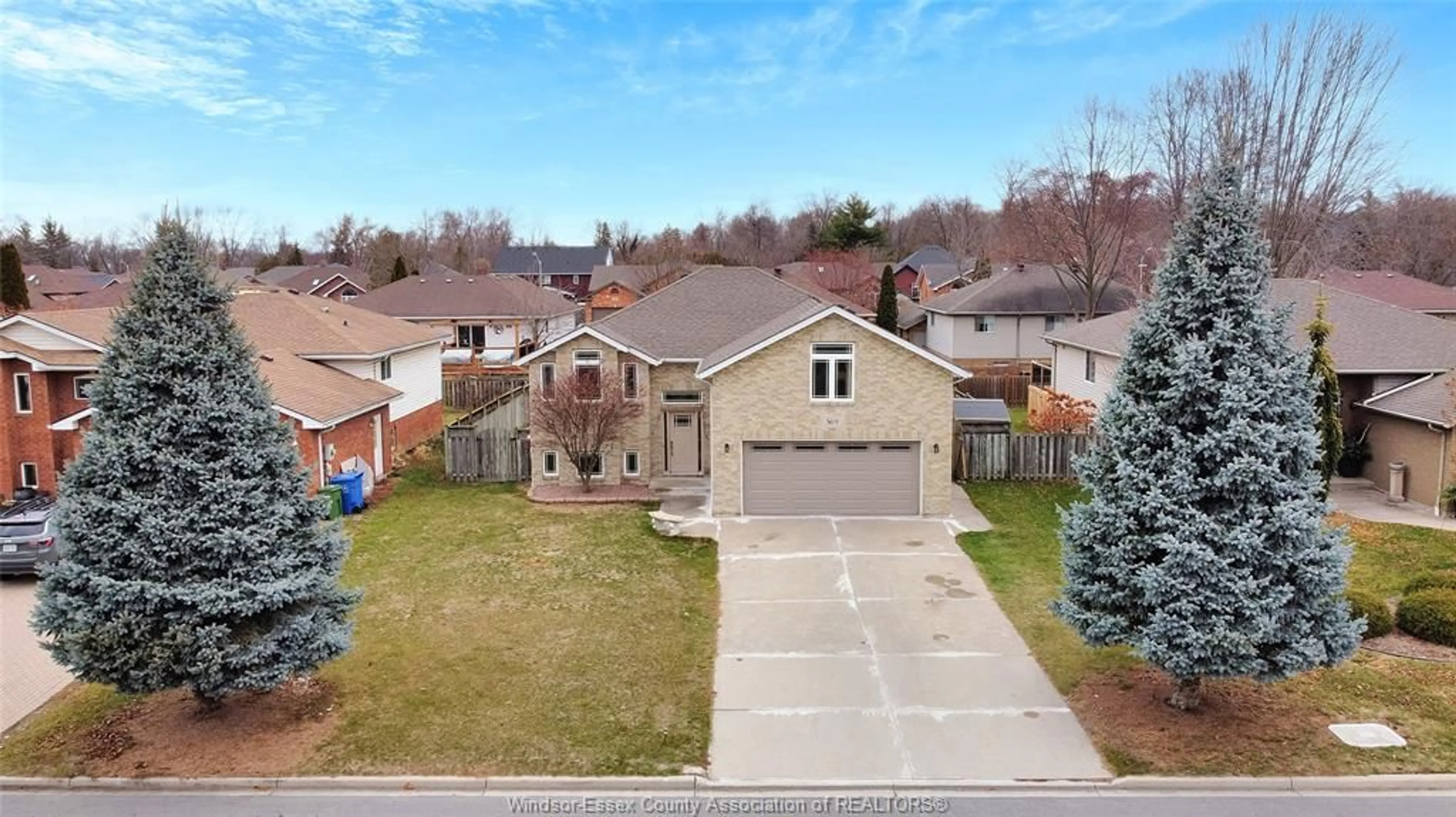 A pic from outside/outdoor area/front of a property/back of a property/a pic from drone, street for 569 SACRED HEART, LaSalle Ontario N9J 3L9