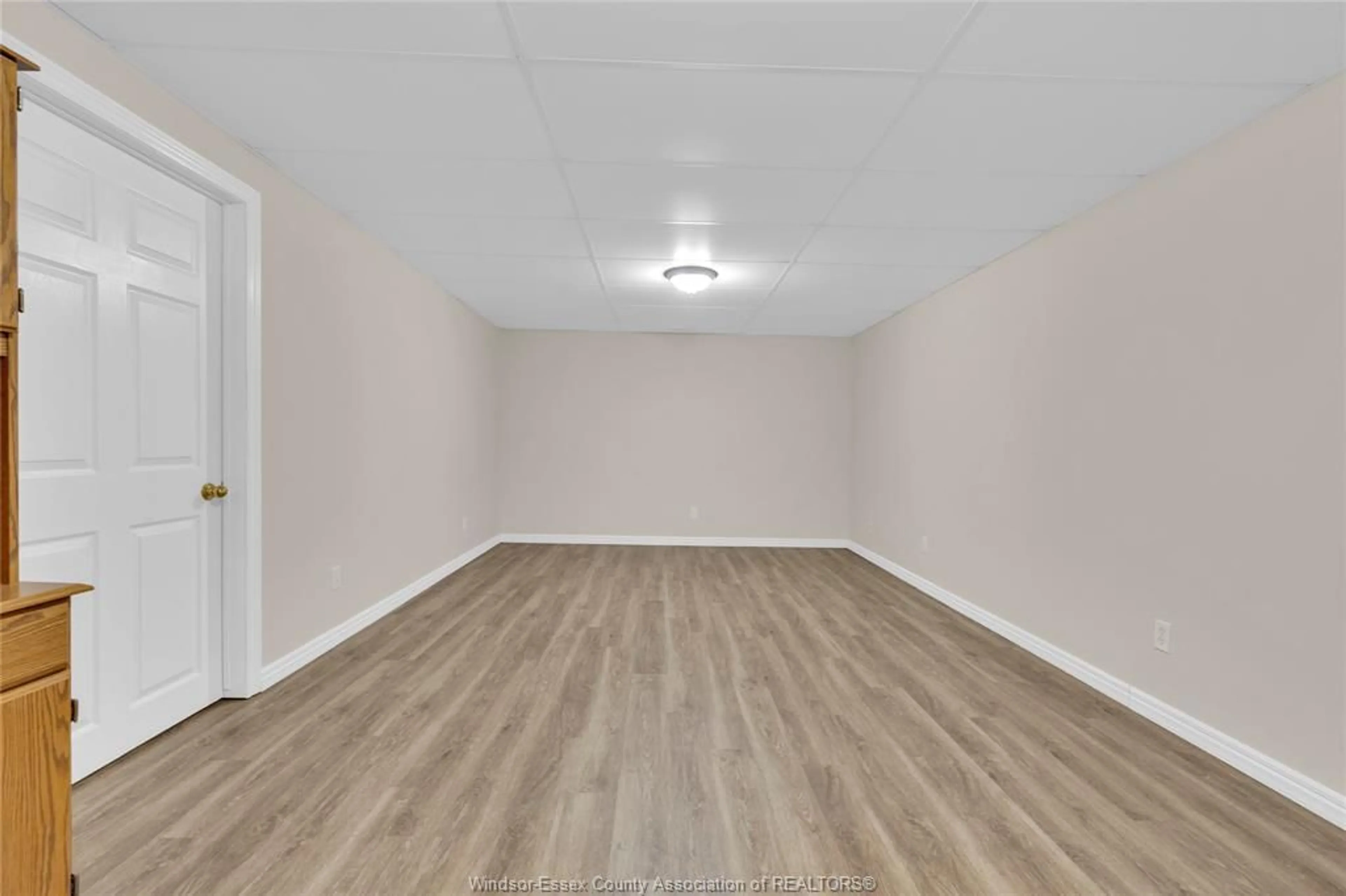 A pic of a room for 1036 IMPERIAL Cres, Windsor Ontario N9G 2T3