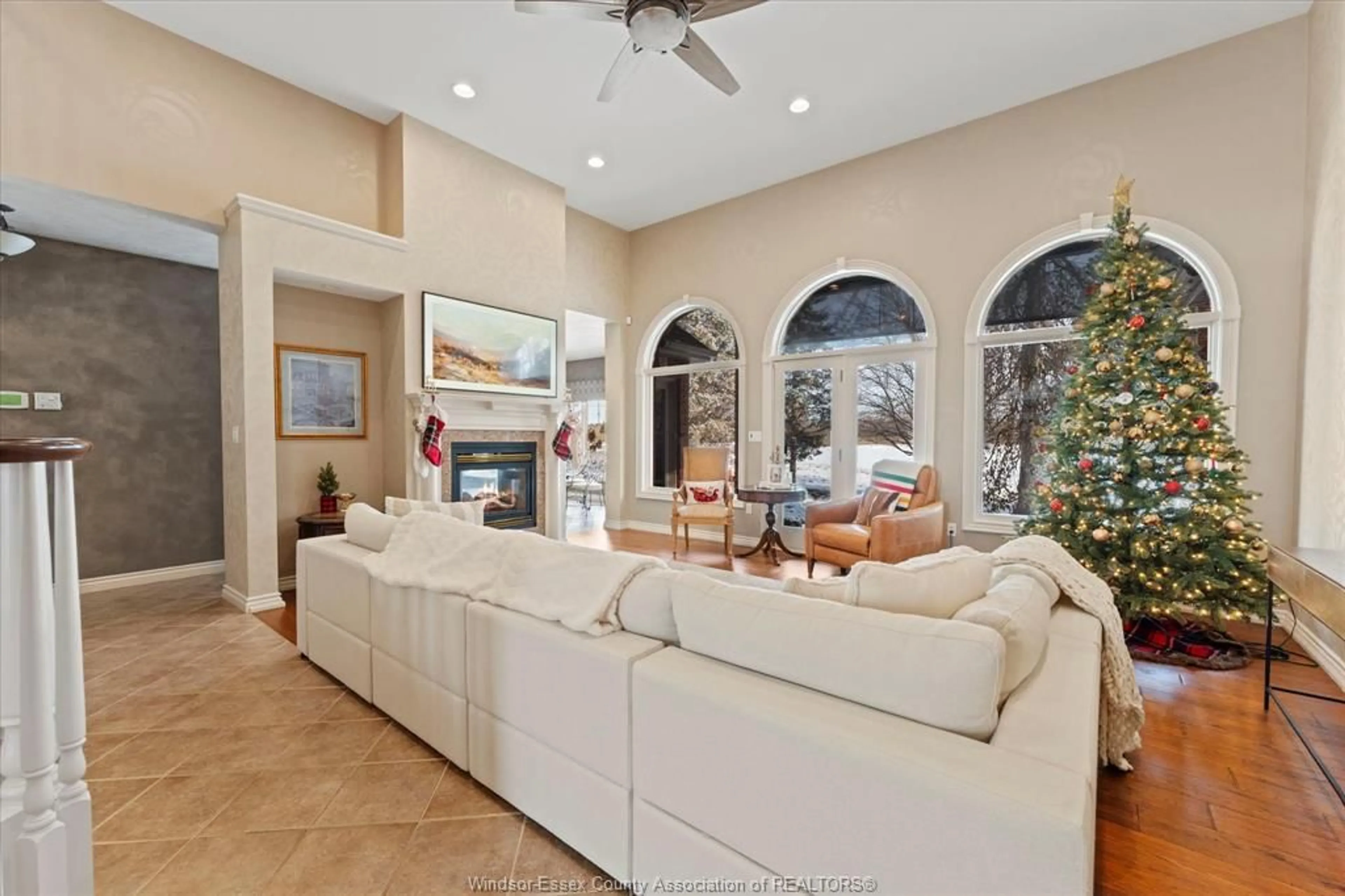 Unknown for 227 CLUBVIEW Dr, Amherstburg Ontario N9V 3Z3