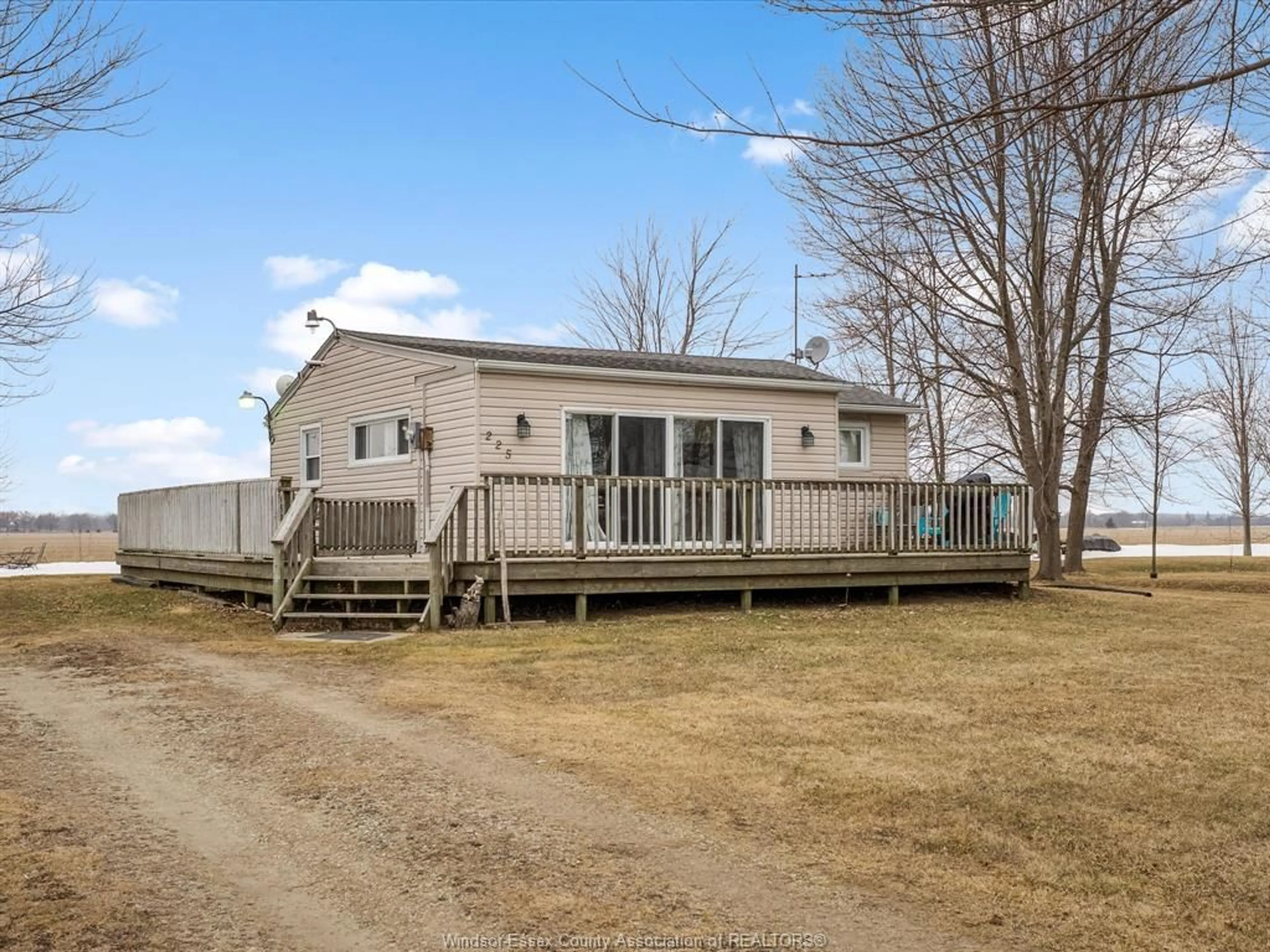 Unknown for 225 COTTERIE PARK, Leamington Ontario N0P 2P0