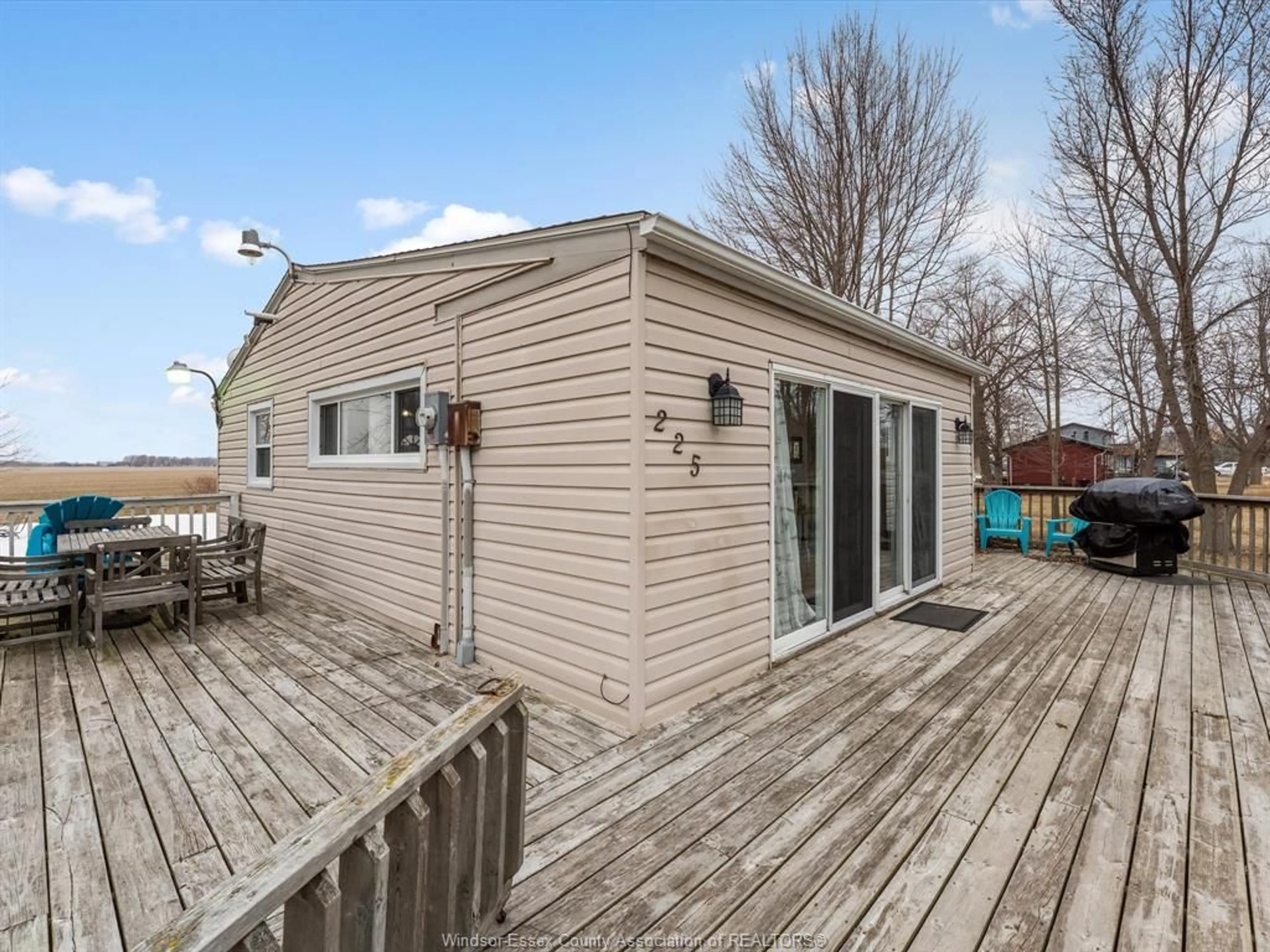 Shed for 225 COTTERIE PARK, Leamington Ontario N0P 2P0