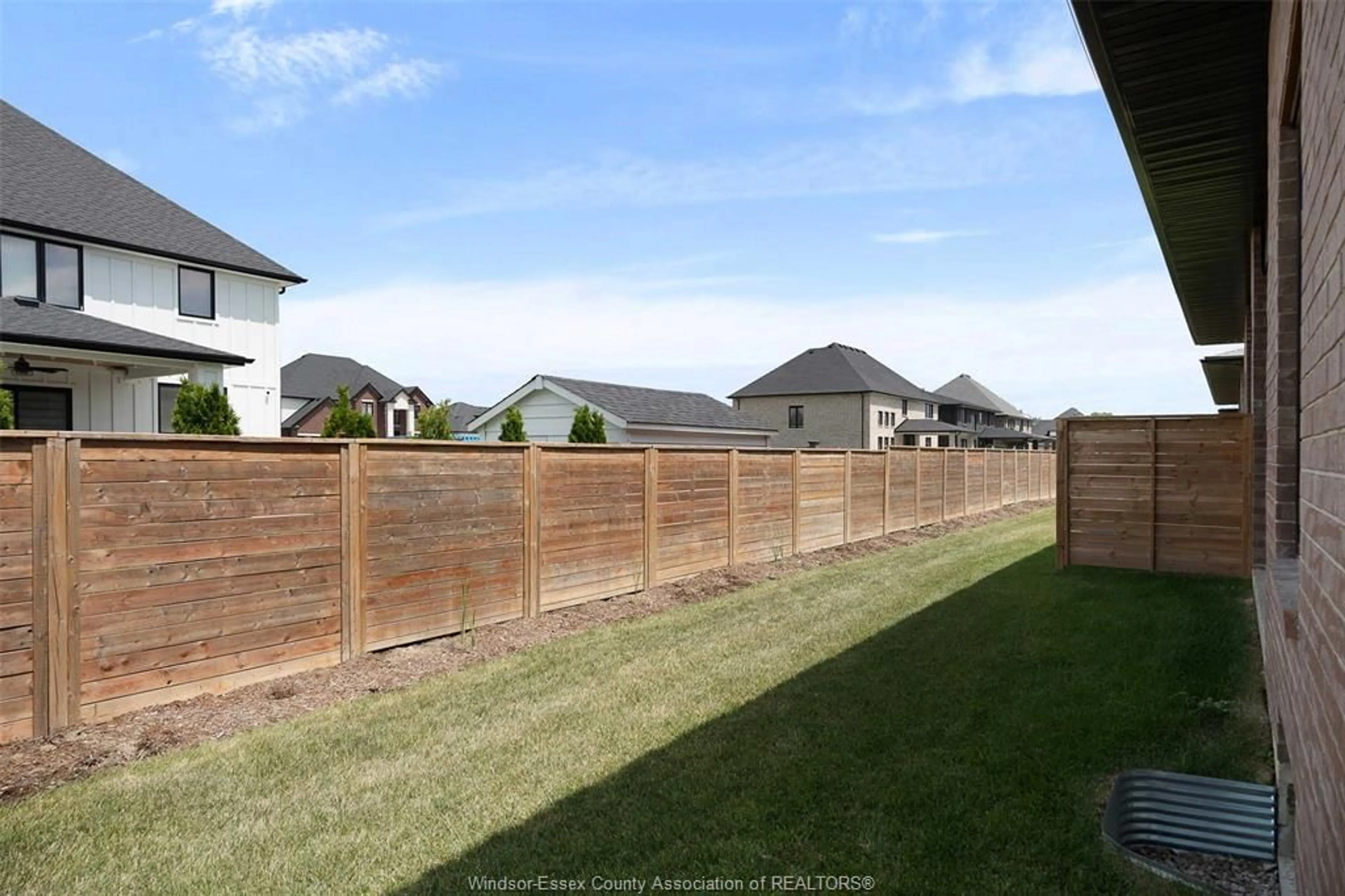 Patio, street for 572 LILY MAC Blvd, Windsor Ontario N6E 3N7