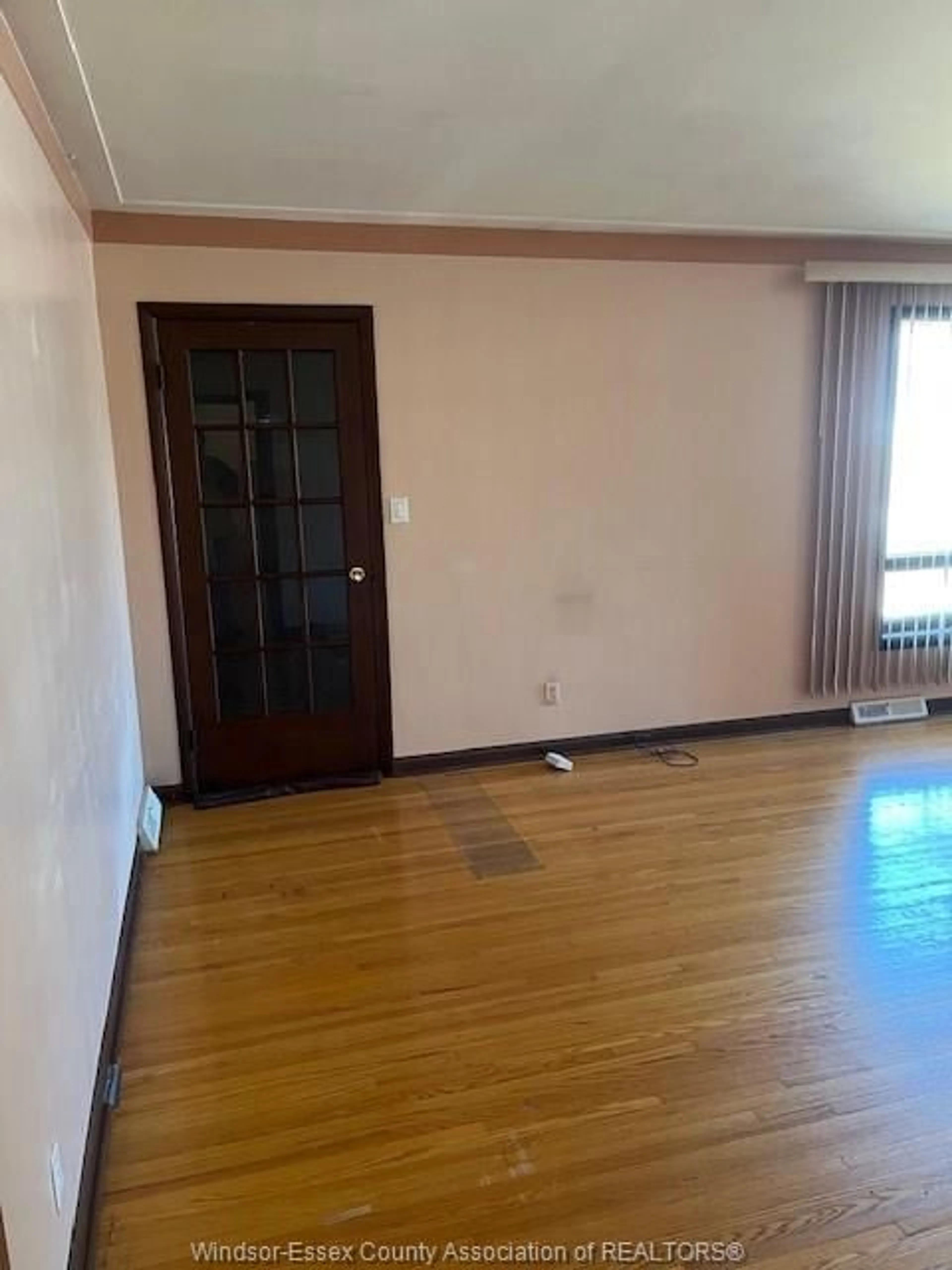 A pic of a room for 2804 EVERTS, Windsor Ontario N9E 2V2