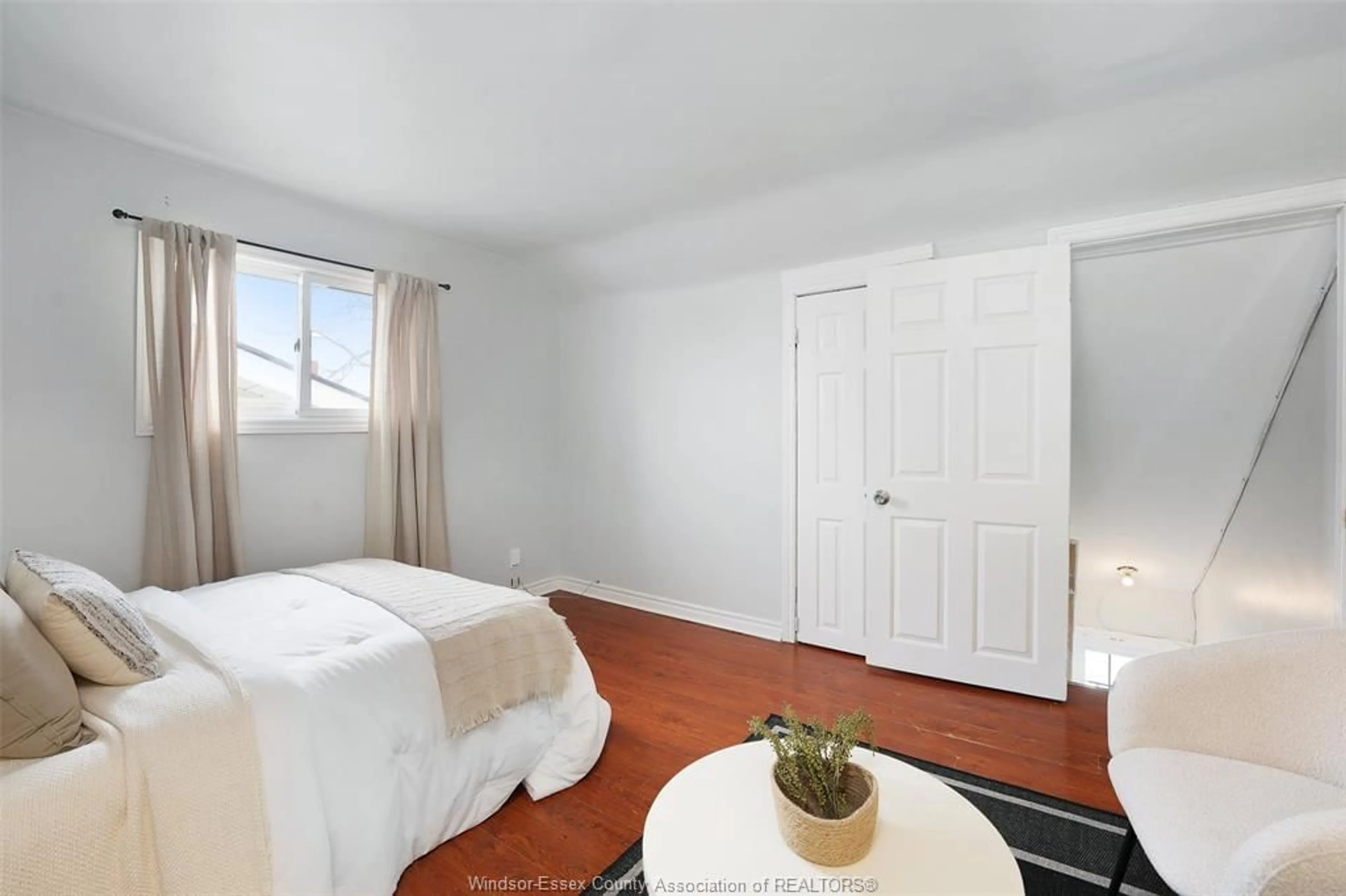 A pic of a room for 1106-08 ELM Ave, Windsor Ontario N9A 5H7