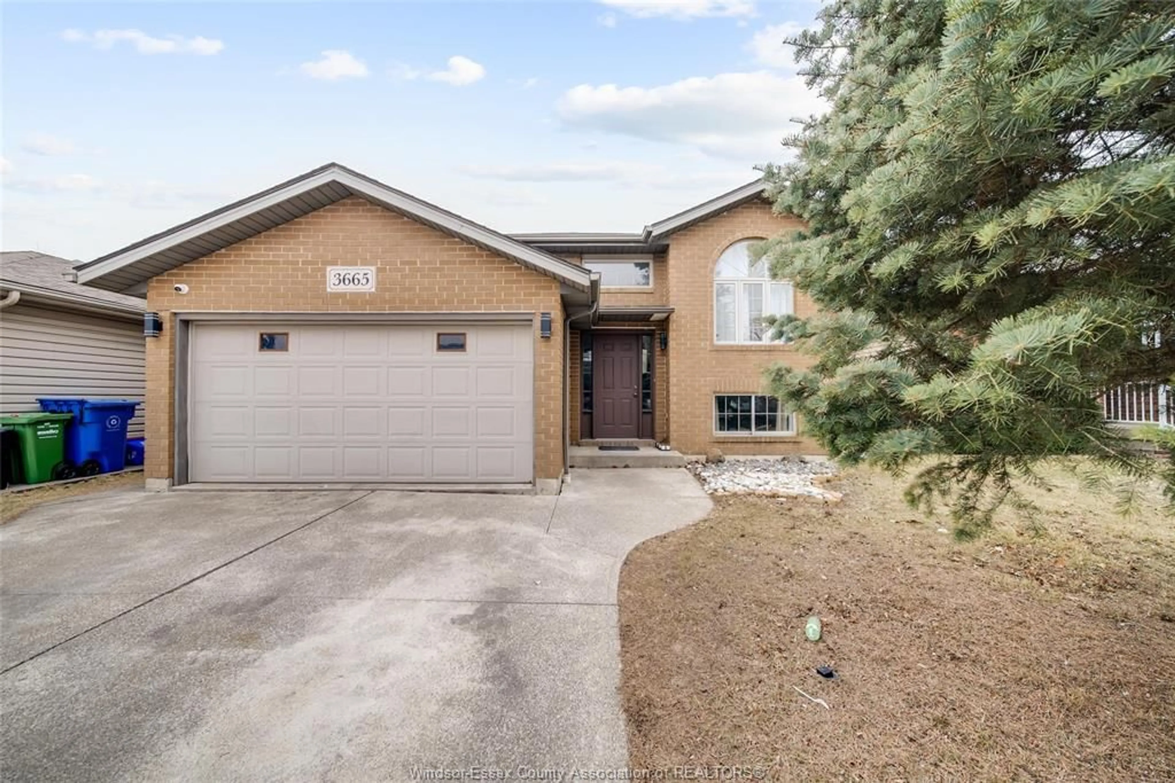 Home with brick exterior material, street for 3665 SHINGLECREEK Crt, Windsor Ontario N8W 5T7